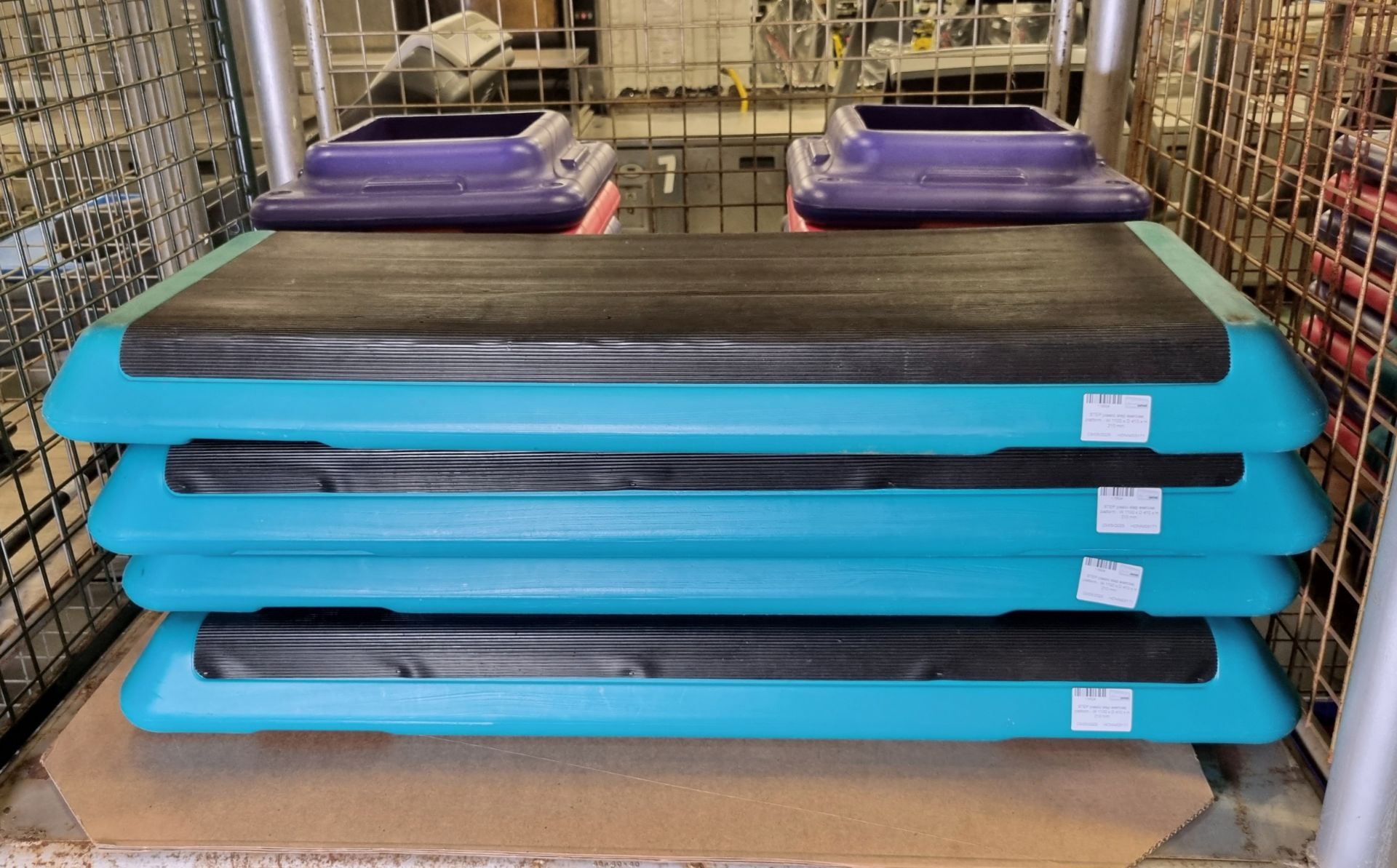 4x STEP plastic step exercise platforms - W 1100 x D 410 x H 210 mm - Image 2 of 3