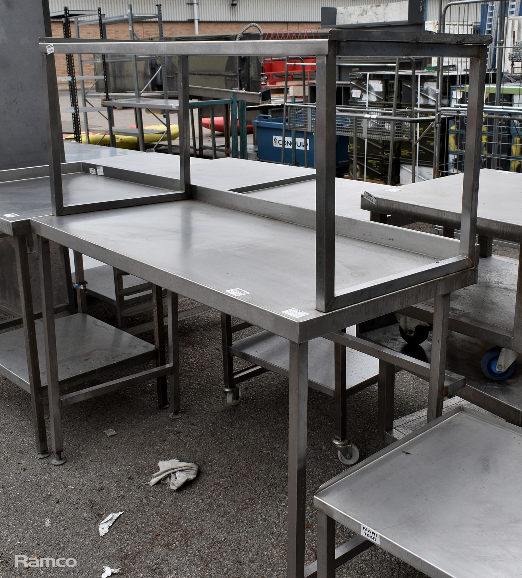 Stainless steel wall table with upper gantry shelf - W 1310 x D 650 x H 1470 mm - Bild 2 aus 3