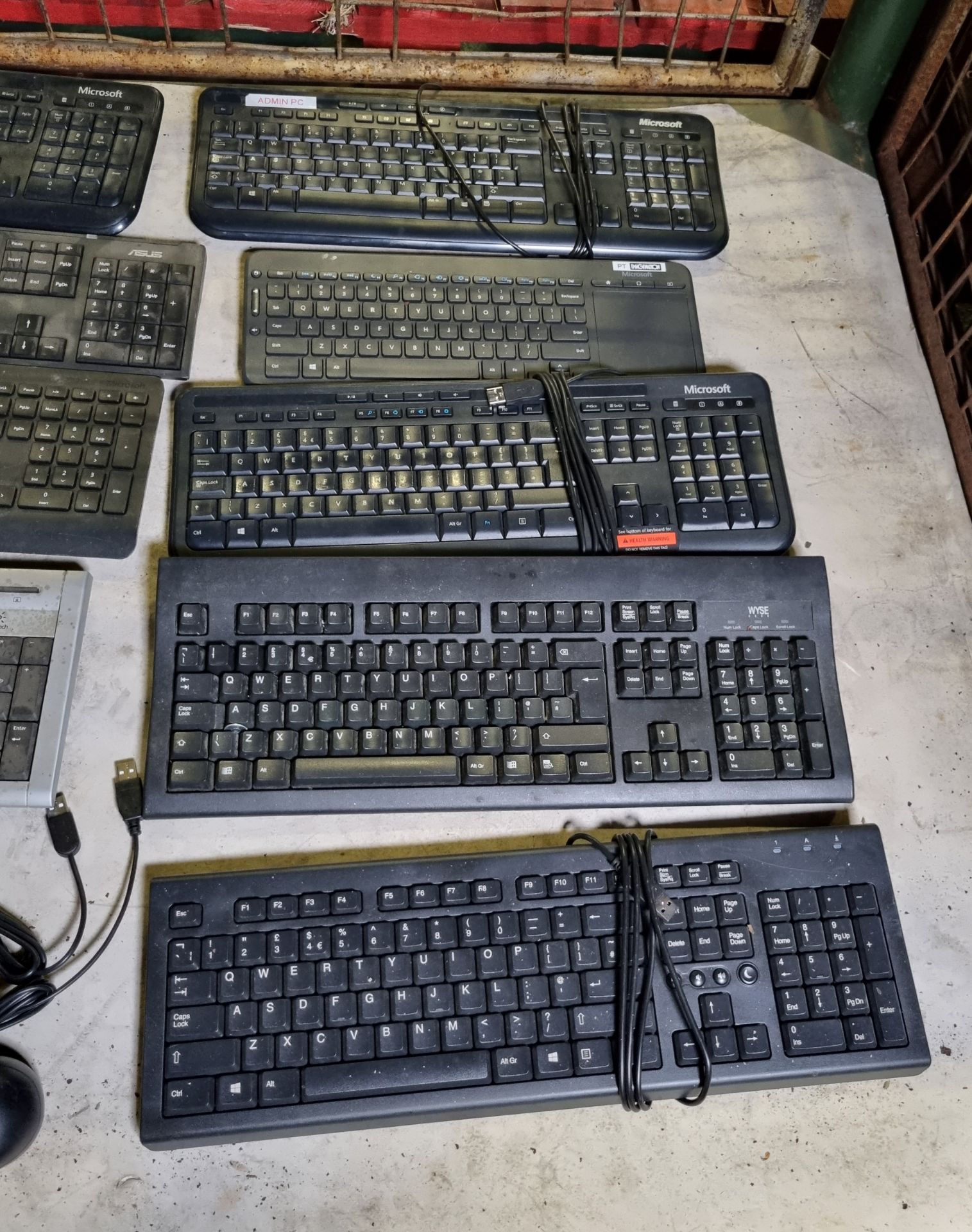 9x wireless and wired keyboards - 10x HP wired mice - Image 3 of 4