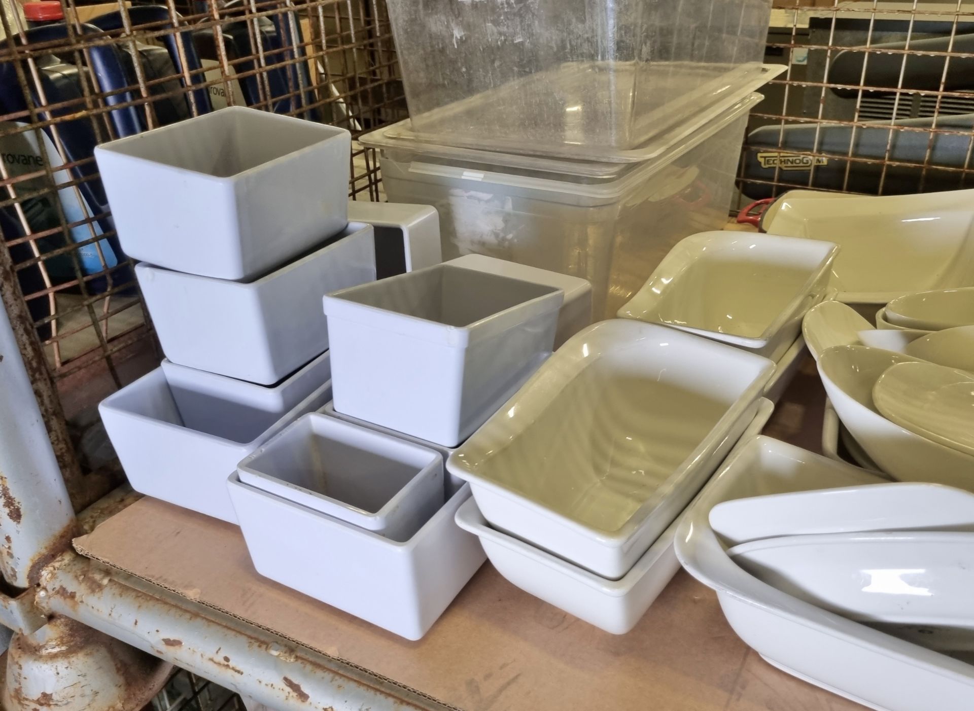 Catering spares - ceramic and plastic plates - bowls - containers - Bild 5 aus 6