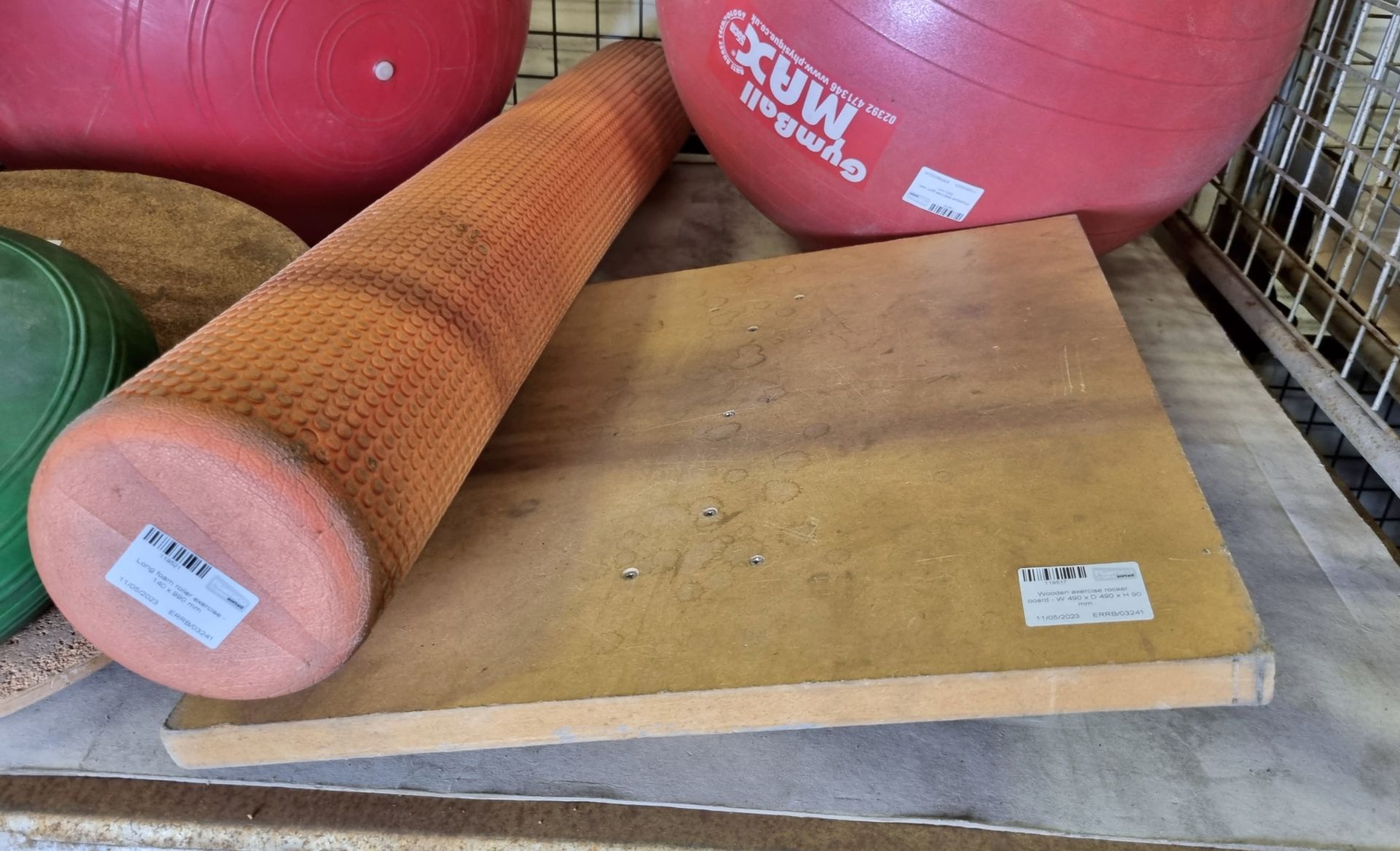 Various gym equipment (exercise balls, rocker boards and more) - details in the description - Image 5 of 5