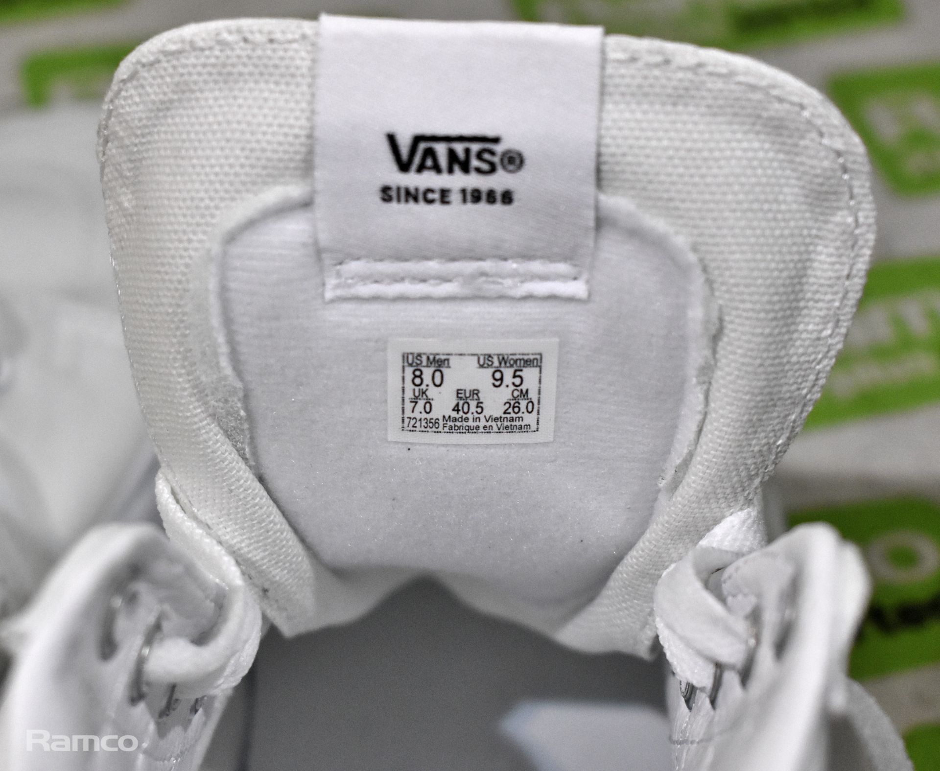 VANS Sk8-Hi white high top trainers - UK size 7 - not worn, still in box - Bild 4 aus 6