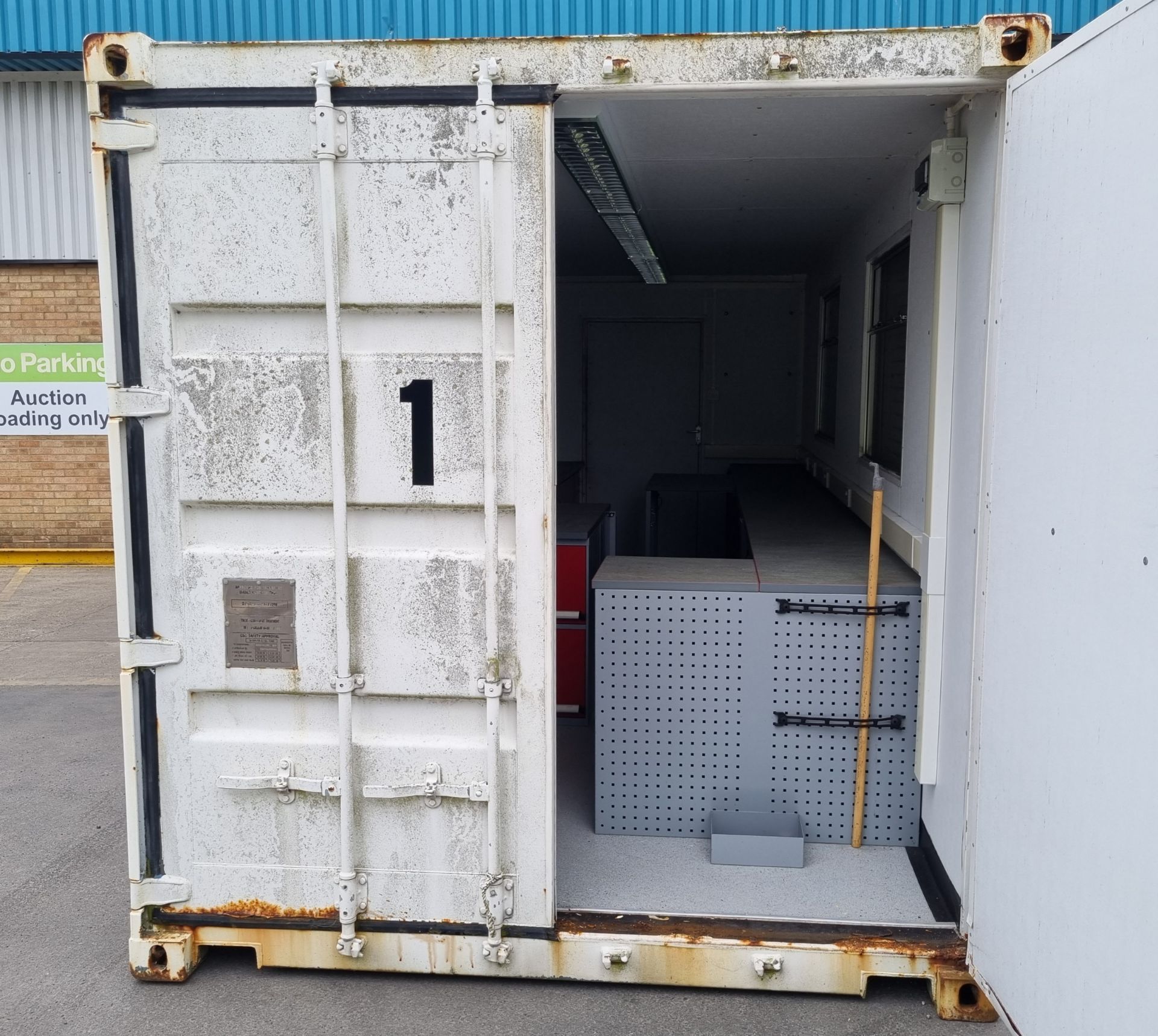 20 foot shipping container with fitted cupboards, drawers, worktops and electrics - L 20 x W 8.5 x H - Image 7 of 16