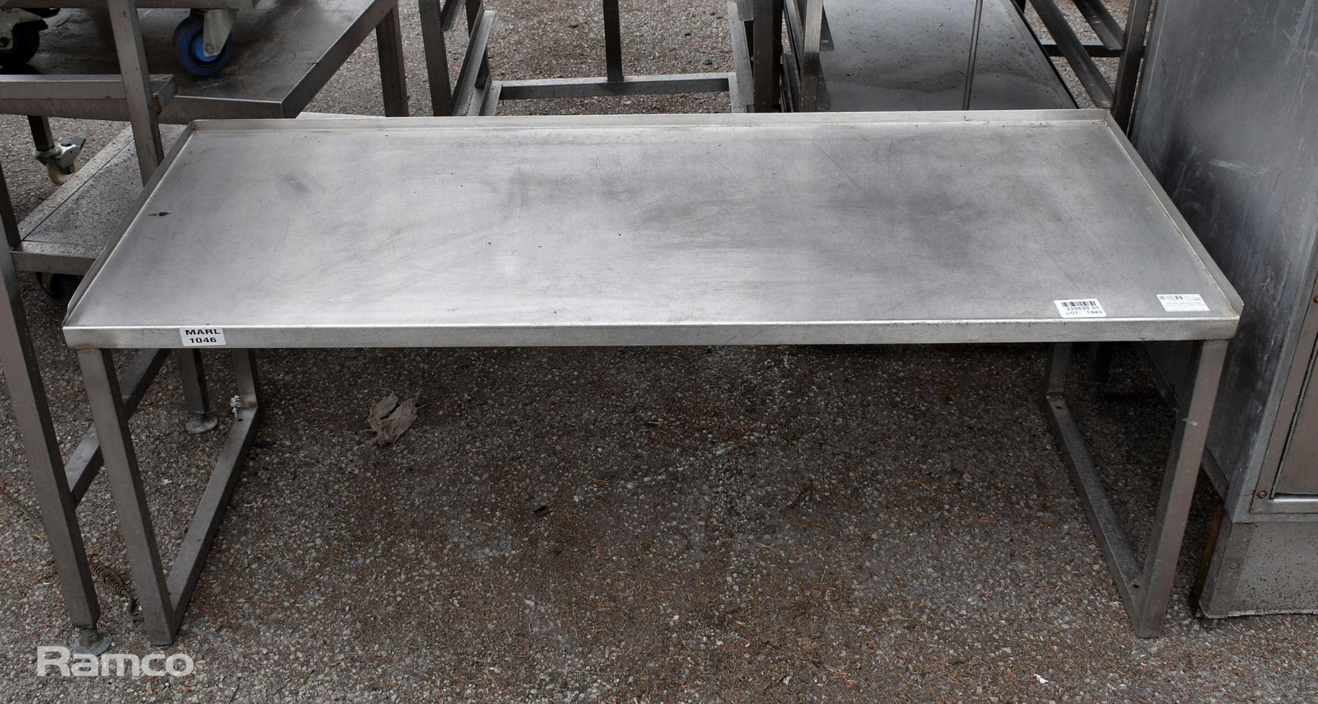 Stainless steel stand base unit - W 1360 x D 560 x H 520 mm
