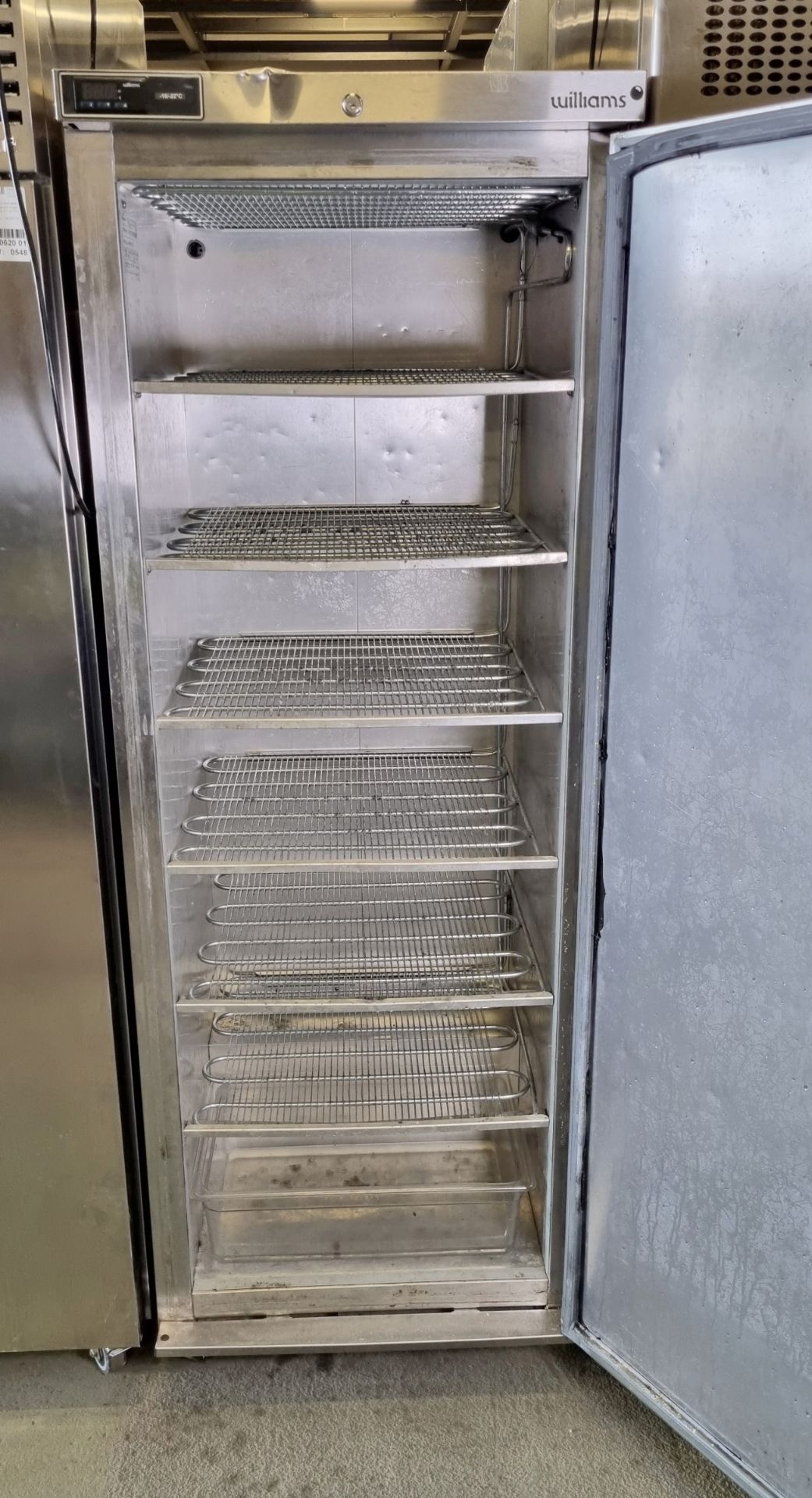 Williams LA400SA MB R1 stainless steel single door upright freezer - W 645 x D 650 x H 1830mm - Image 2 of 4