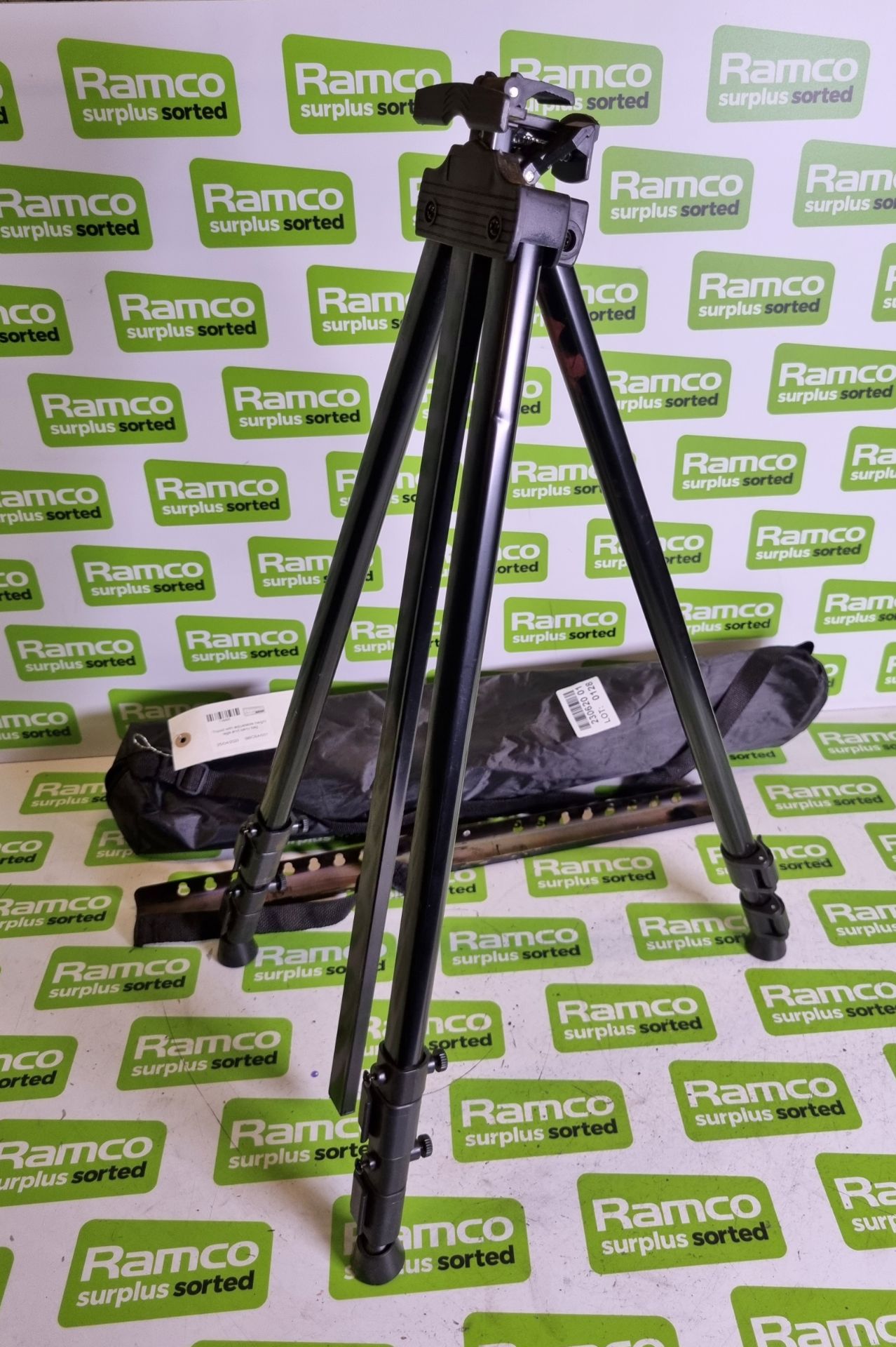 Tripod with adjustable height legs and carry bag - Bild 3 aus 3