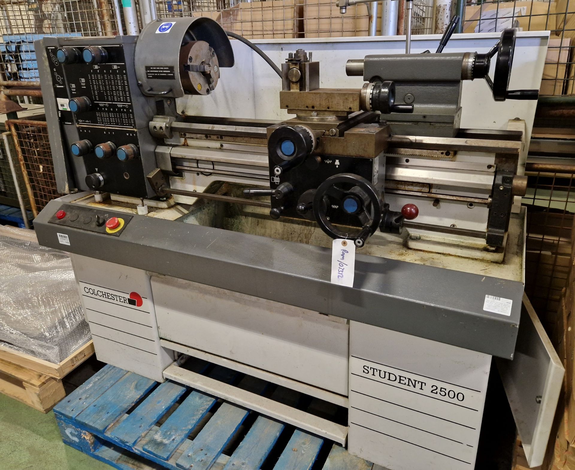 600 Lathes Colchester Student 2500 lathe - spindle 40-2500 rpm - 415V - 3 phase - Image 2 of 12