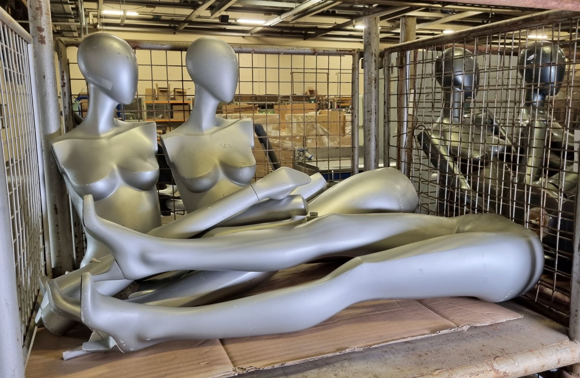 2x Silver plastic female mannequins with detachable limbs - Image 2 of 3