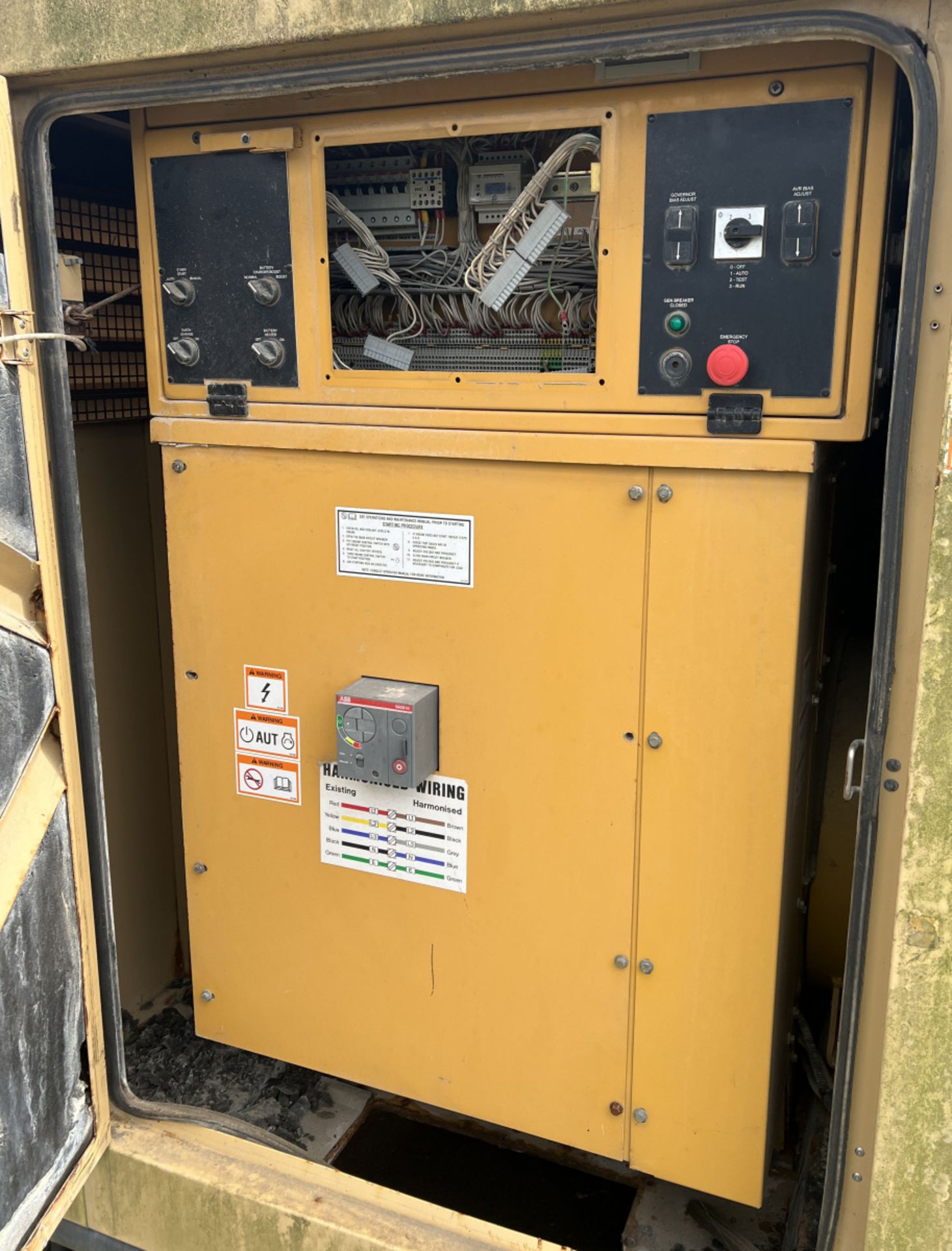 Caterpillar 320KVA 256kW Generator - 445Amps per phase @ 415v - 50Hz - 1500rpm - year 2007 - Image 12 of 30