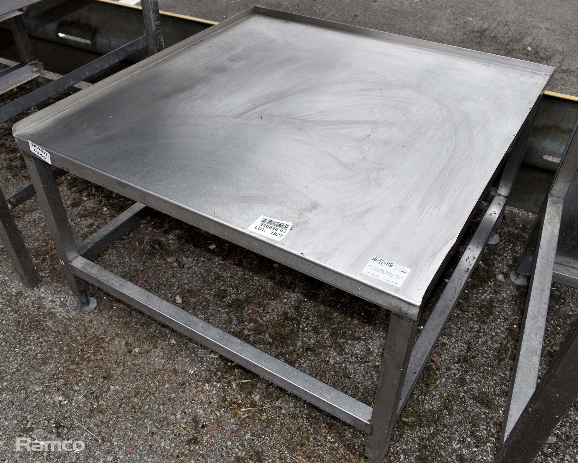 Stainless steel base stand - W 750 x D 750 x H 450 mm - Bild 2 aus 2