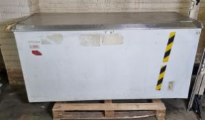 Gram CF610S chest freezer - W 1720 x D 730 x H 830mm