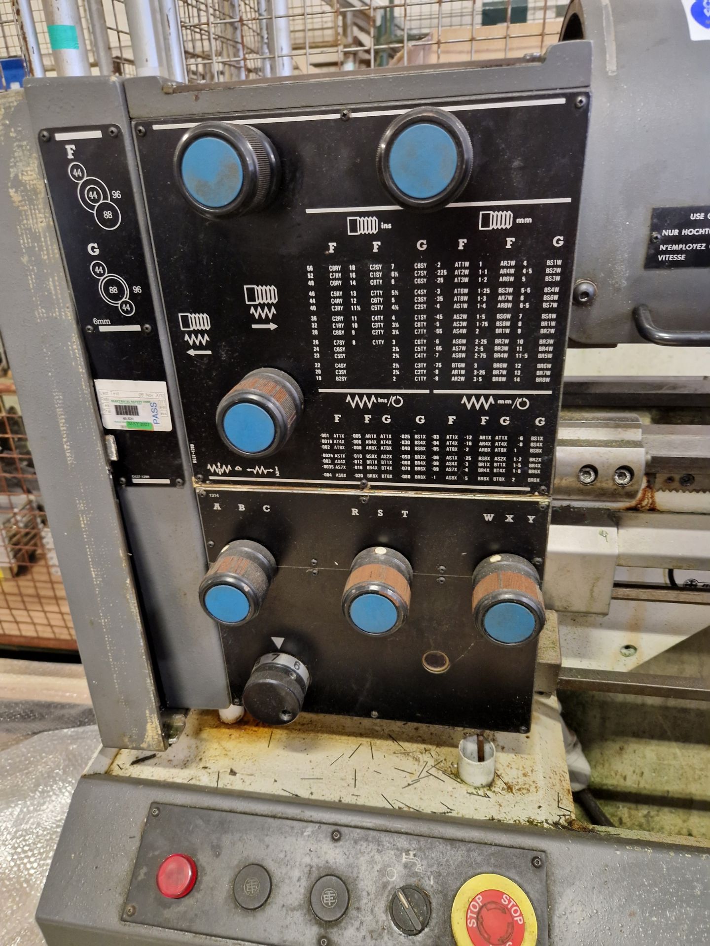 600 Lathes Colchester Student 2500 lathe - spindle 40-2500 rpm - 415V - 3 phase - Image 7 of 12