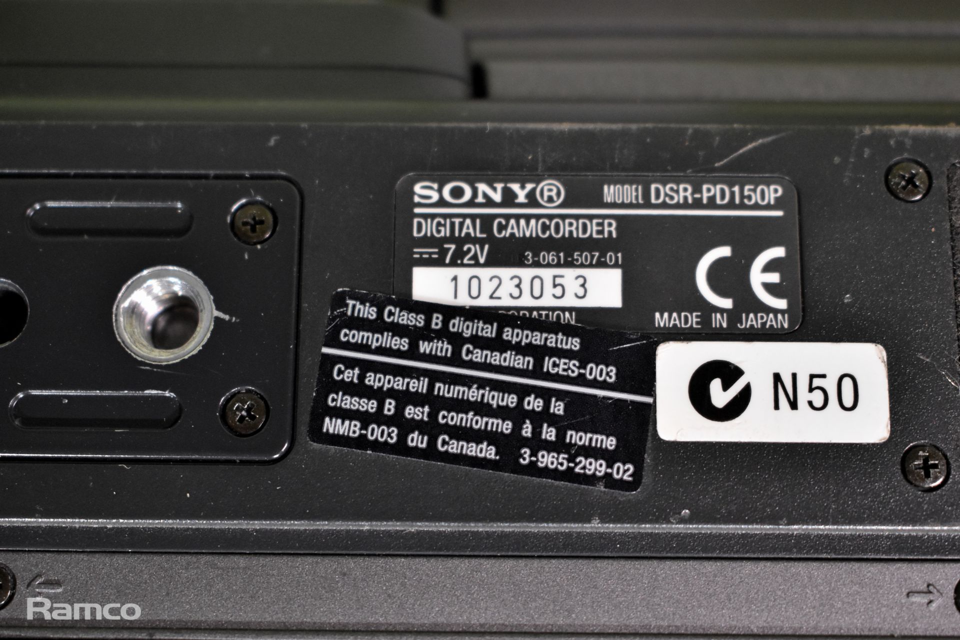 Sony DSR-PD150P camcorder with battery and charger - Bild 12 aus 15