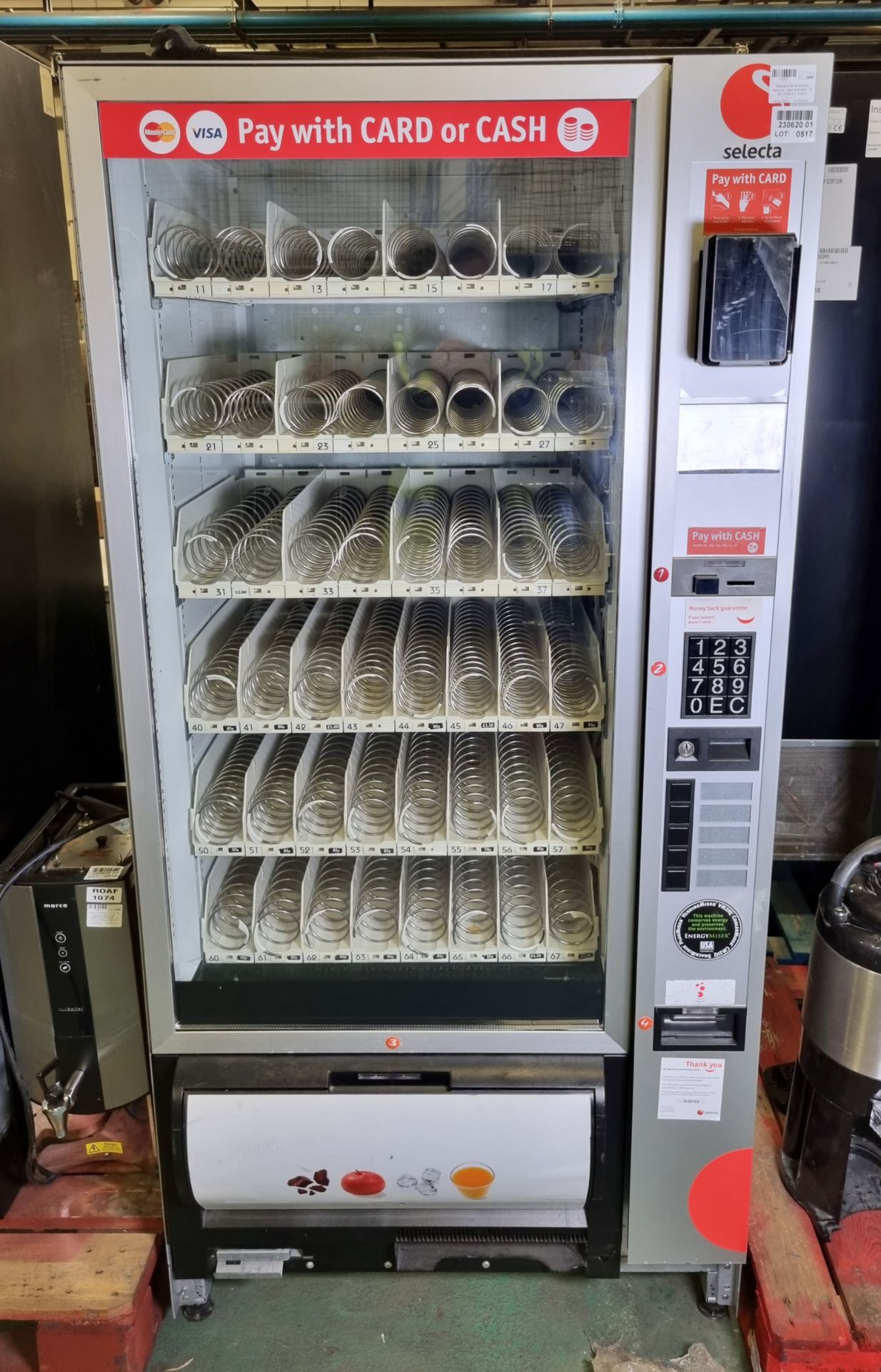 Selecta snacks vending machine - cash and card - W 900 x D 800 x H 1850mm - NO KEYS