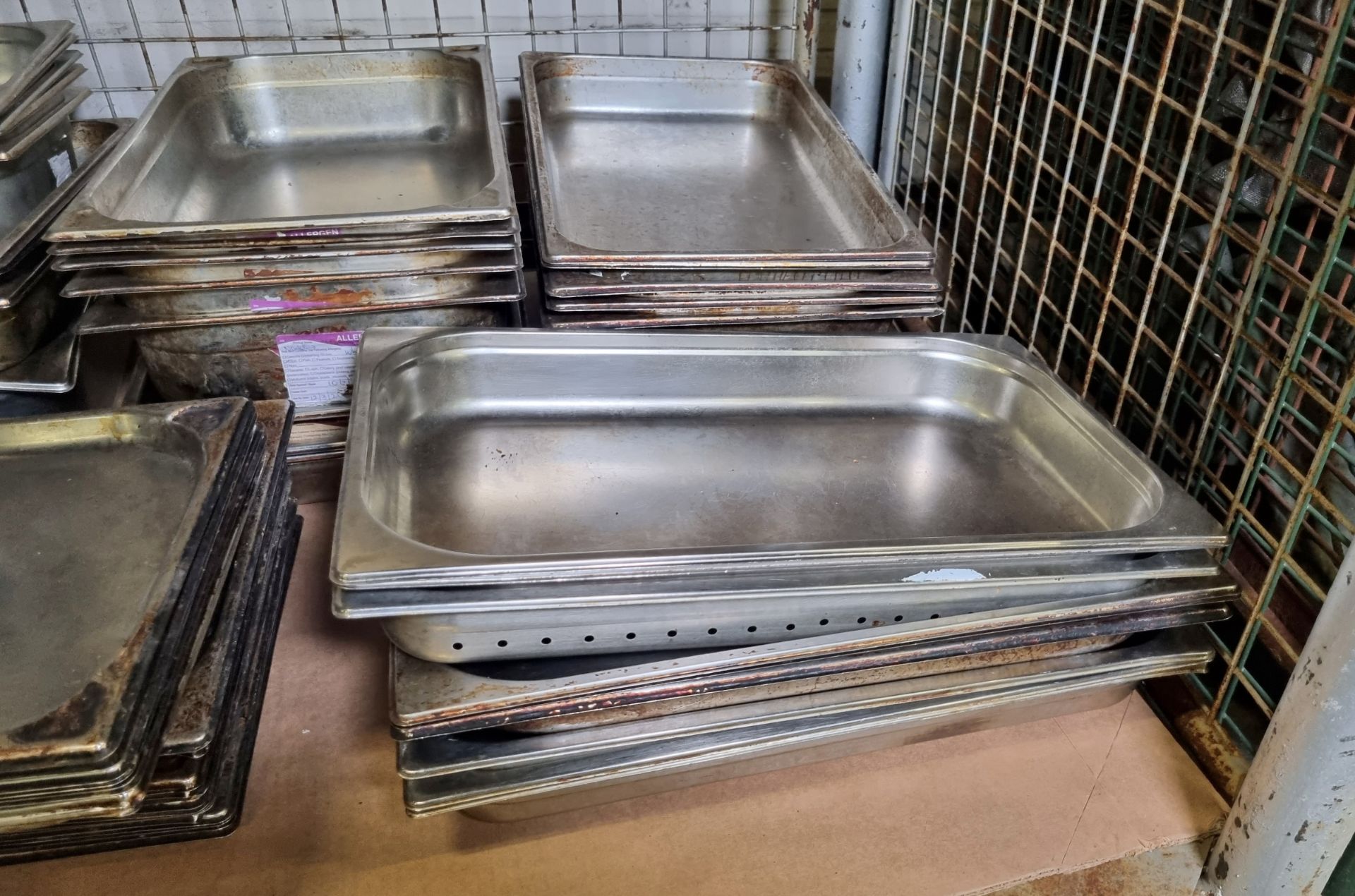 Catering spares - gastronorm pans and lids mixed lengths and depths - Image 3 of 4