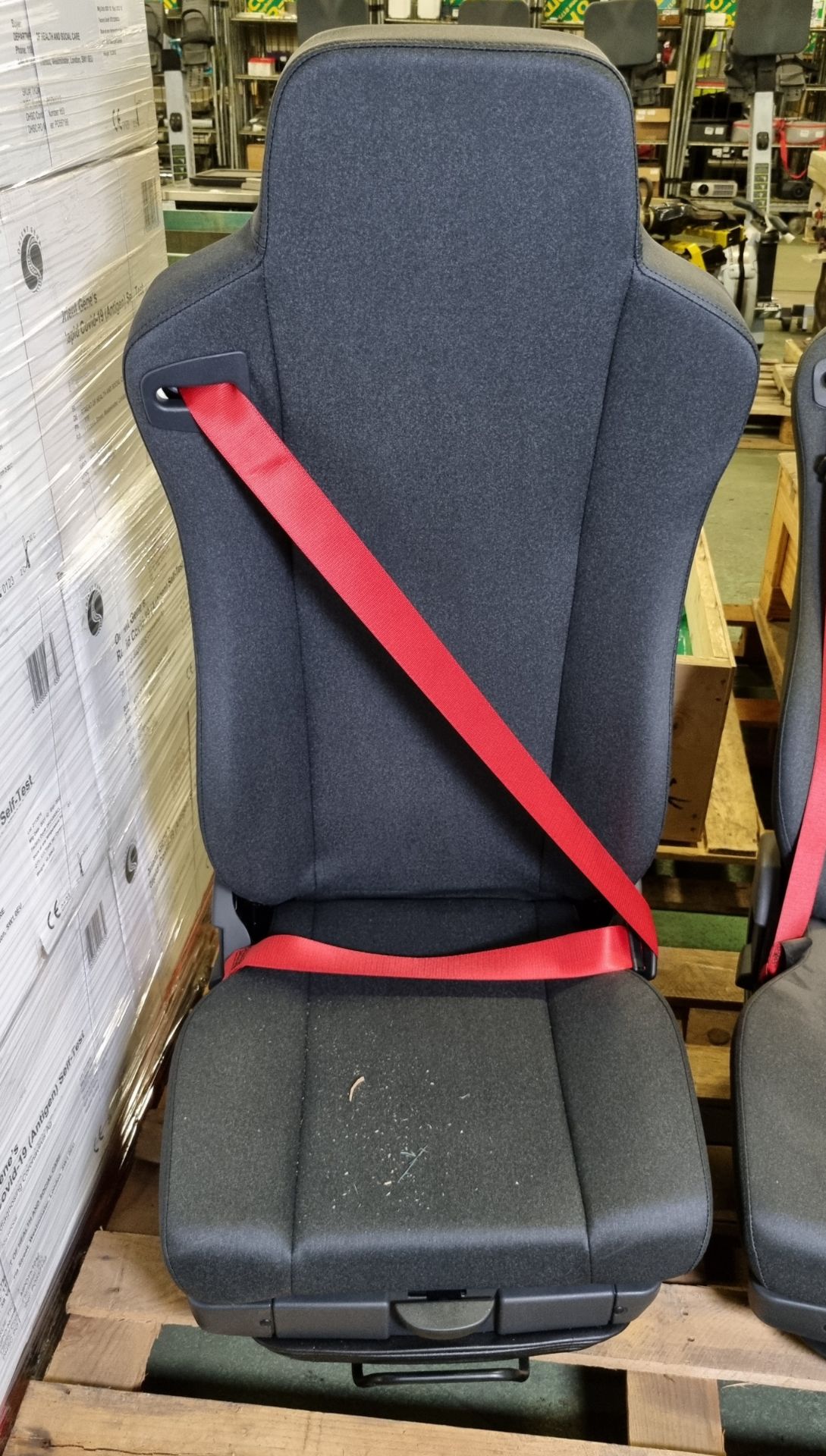 2x Drivers seats (830922#DE) - L 500 x W 500 x H 1080mm - Image 3 of 3