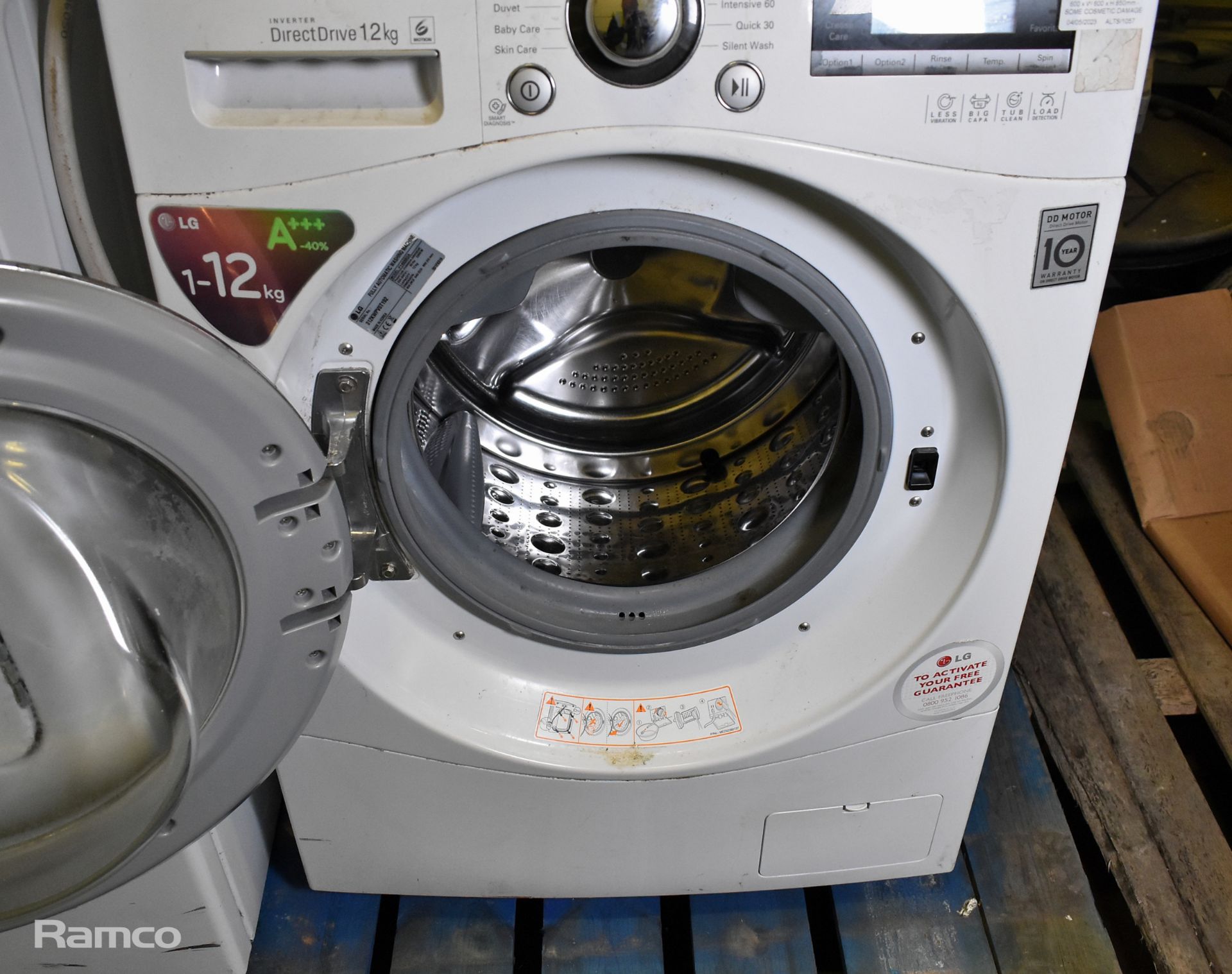 LG Truesteam 12kg direct drive washing machine - L 600 x W 600 x H 850mm - SOME COSMETIC DAMAGE - Image 3 of 4