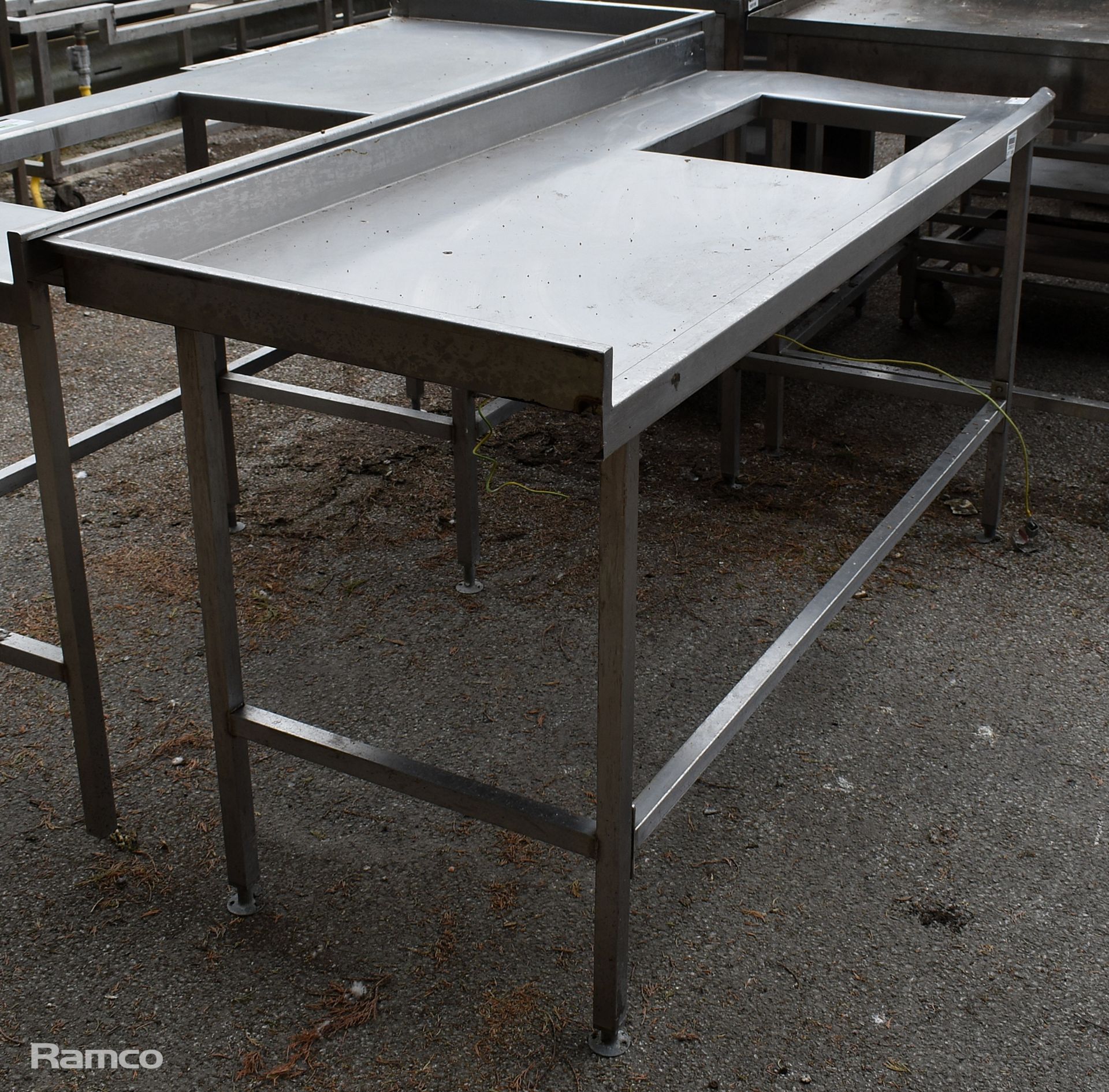 Stainless steel table with upstand and rectangular cut out - L 1700 x W 700 x H 900mm - Bild 3 aus 3