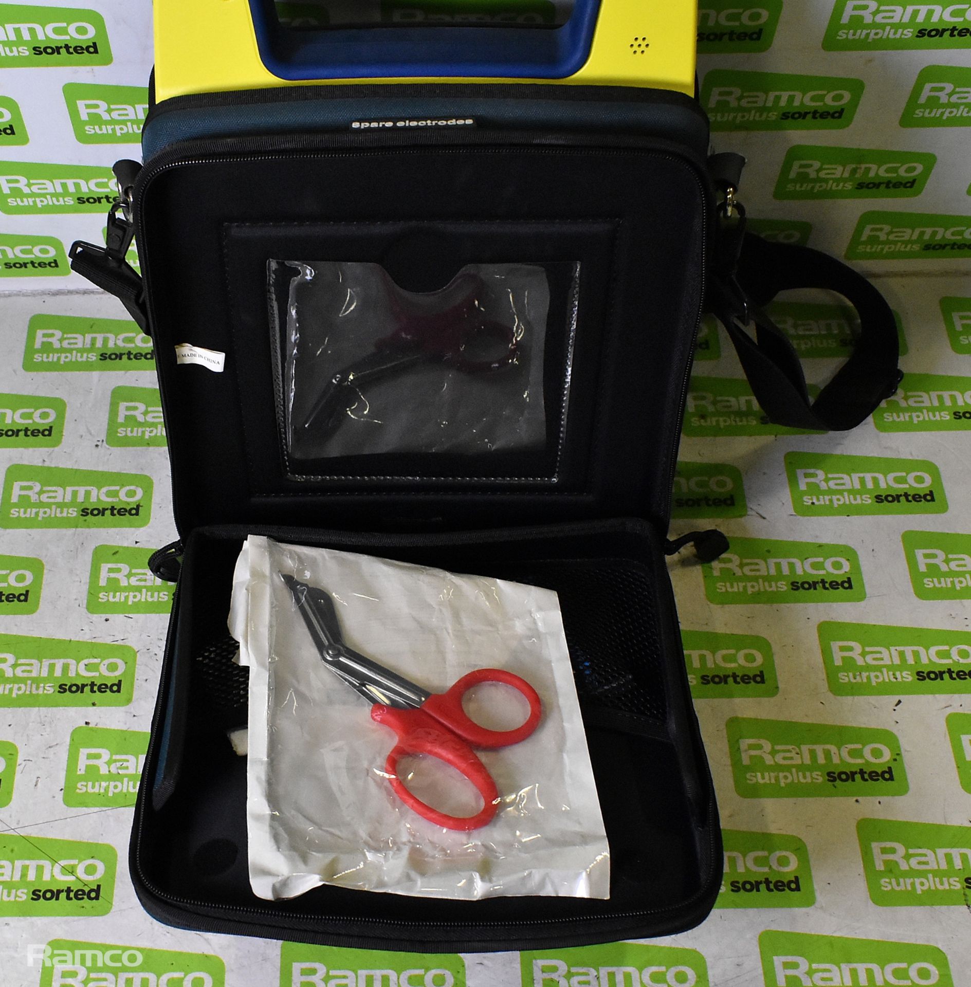 3x Cardiac Science G3 AED defibrillator - in carry case (REQUIRES CALIBRATION) - Image 7 of 15