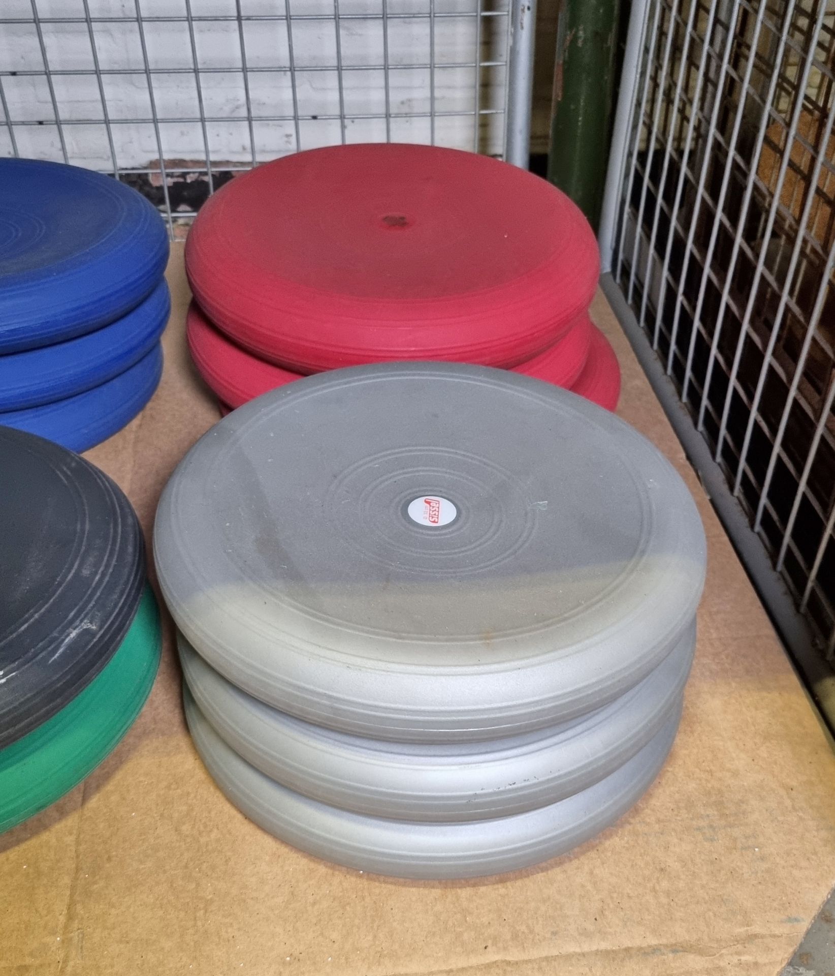 17x Multiple rubber exercise balance discs - Image 3 of 5