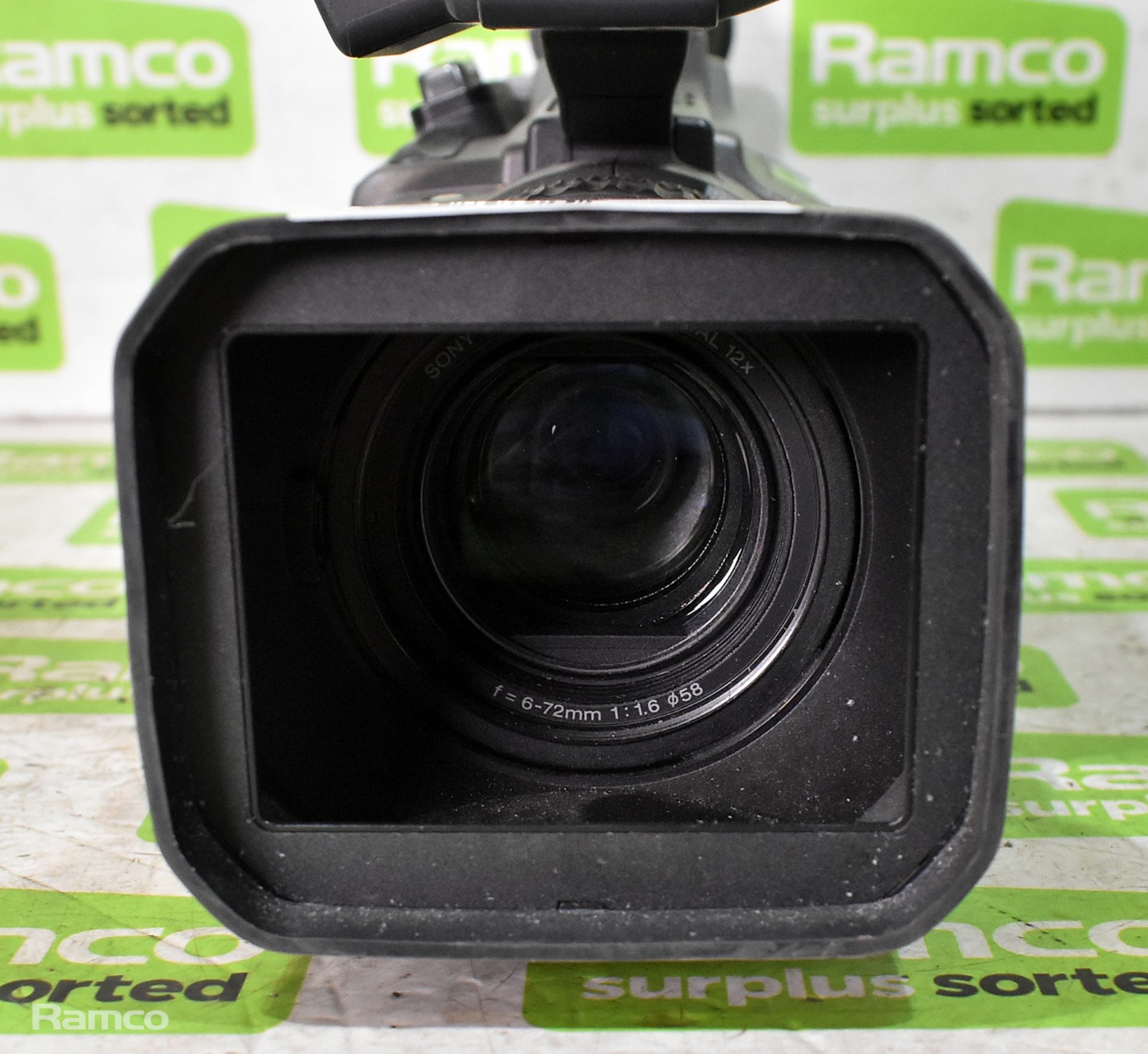 Sony DSR-PD150P camcorder with 2 batteries - Bild 10 aus 14