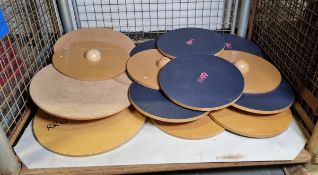 17x Wooden round exercise wobble boards