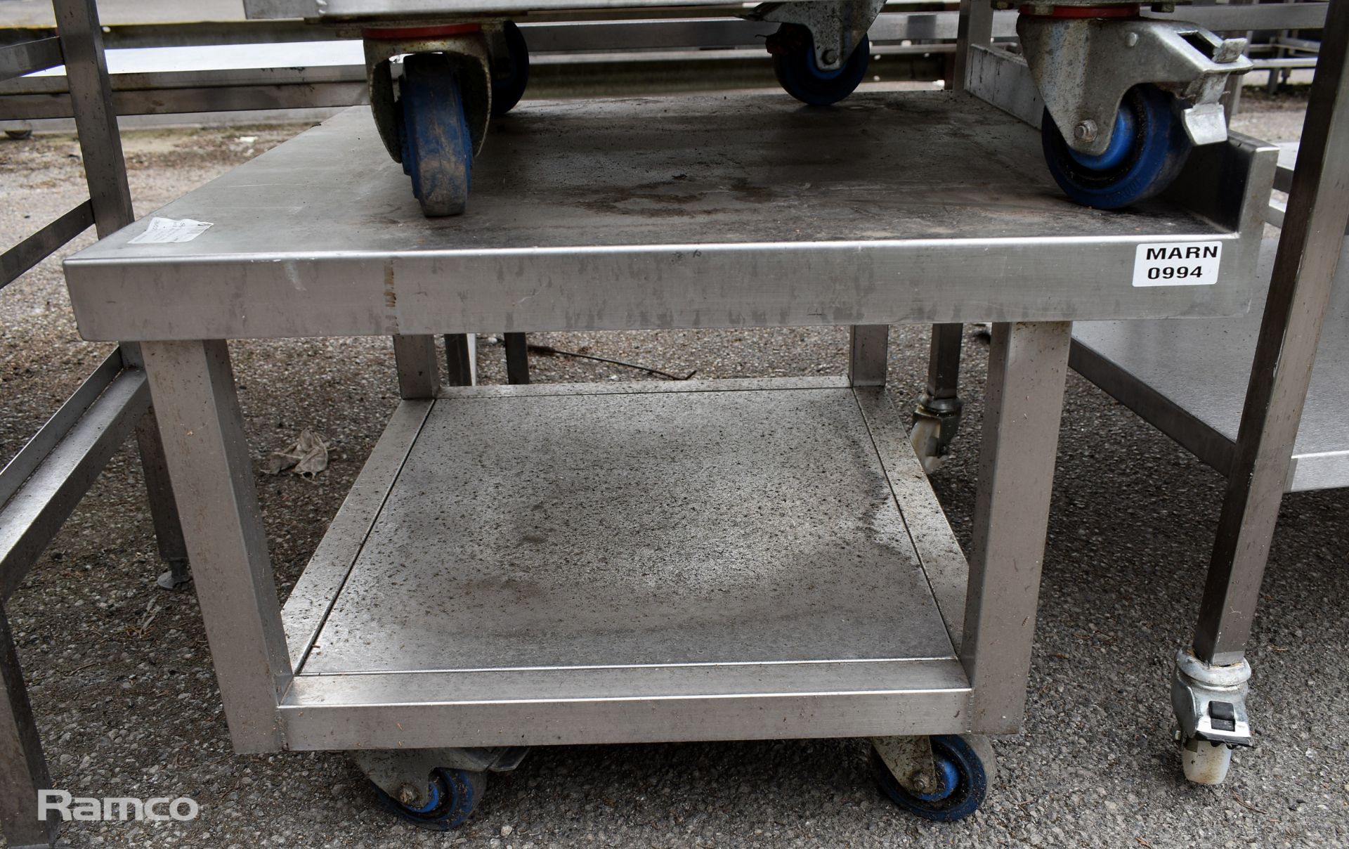 2x Stainless steel 2 tier trolleys with upstand - dimensions: 700 x 700 x 550mm - Bild 4 aus 4