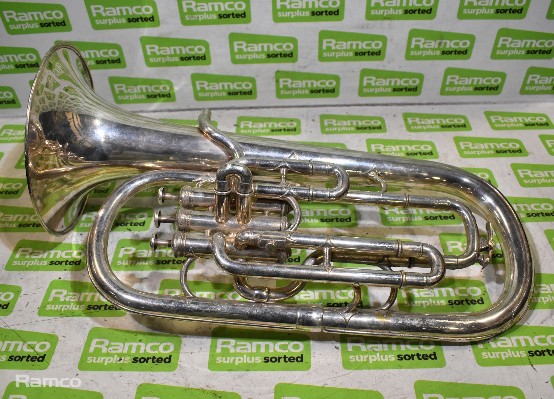 The Triumph tenor horn in hard carry case - Serial No. 14847 - Bild 3 aus 14