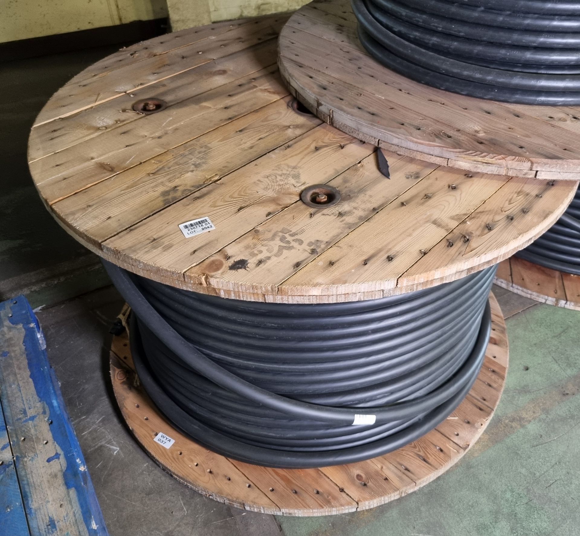 Draka UK BS6724 heavy duty armoured 2 core electrical cable - 600/1000V - 2 x120 copper - BASEC - Bild 2 aus 3