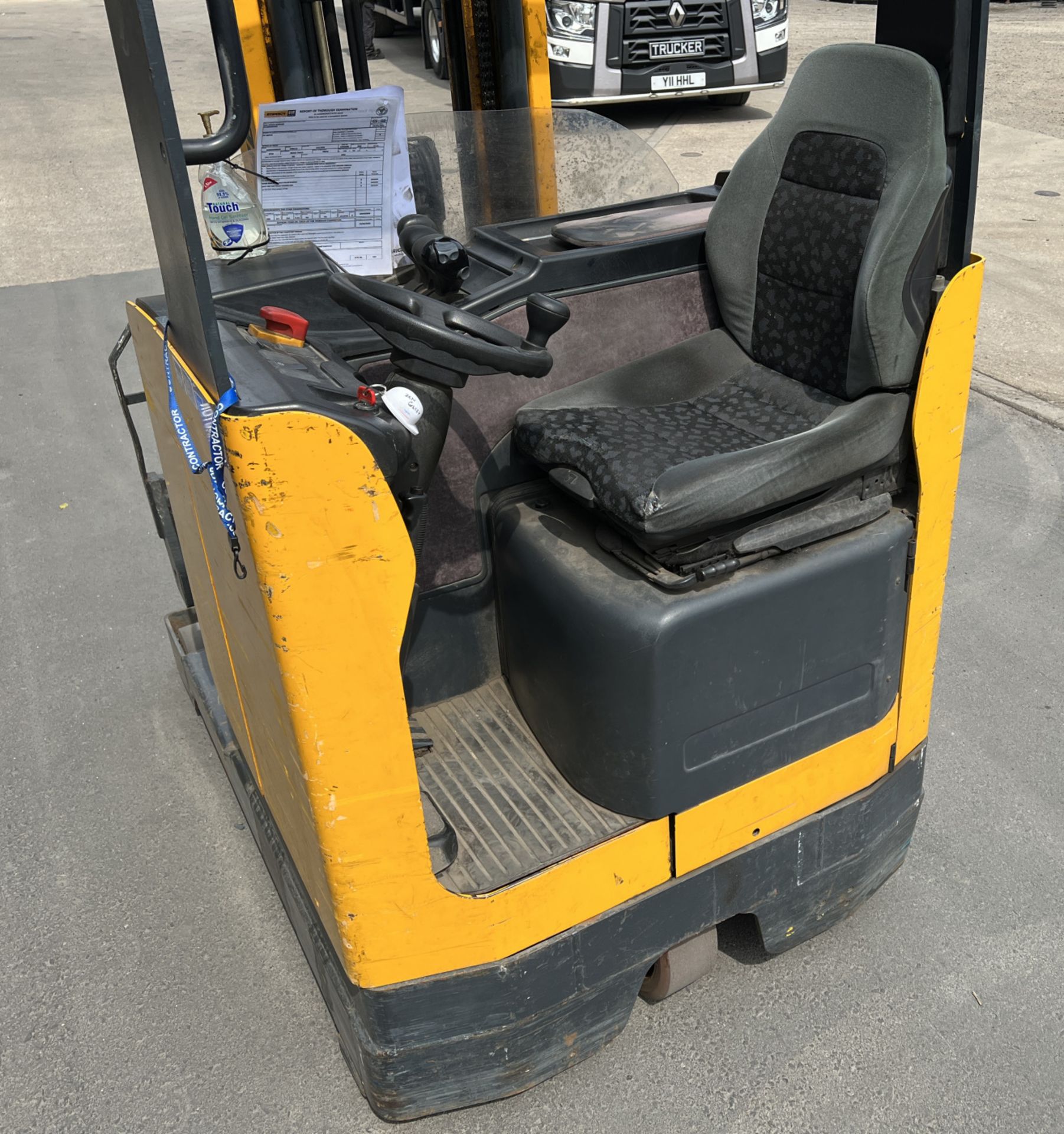 Jungheinrich ETM112 electric reach truck - 8917 hours - SWL 1200kg - with charger - Image 8 of 19