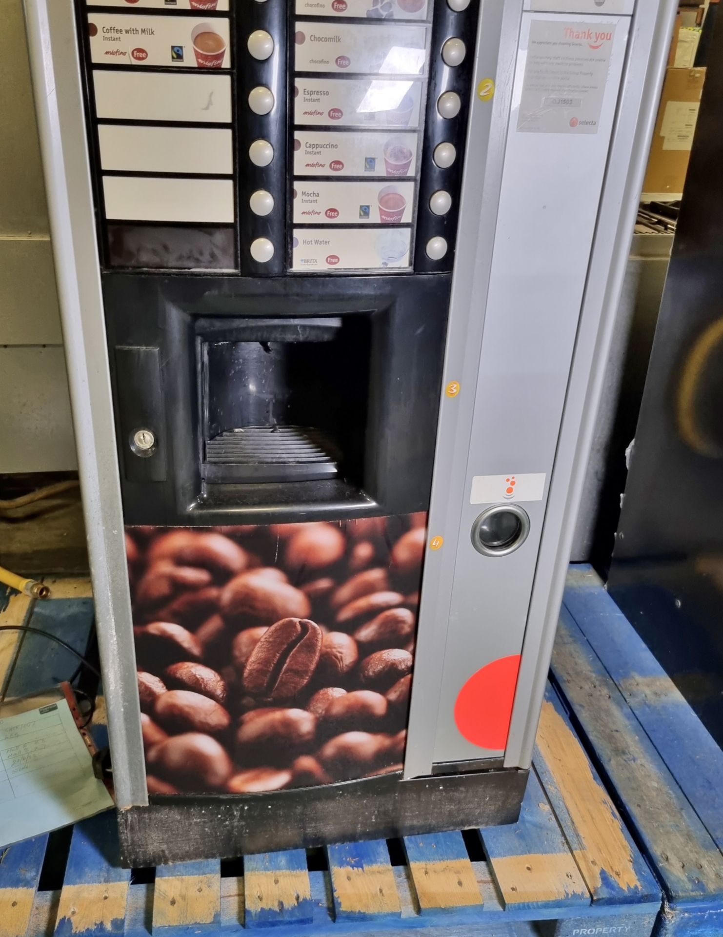 Miofino 960406 Selecta drinks vending machine - coin operated - 240V 50Hz - L 650 x W 730 x H 1830mm - Bild 4 aus 4