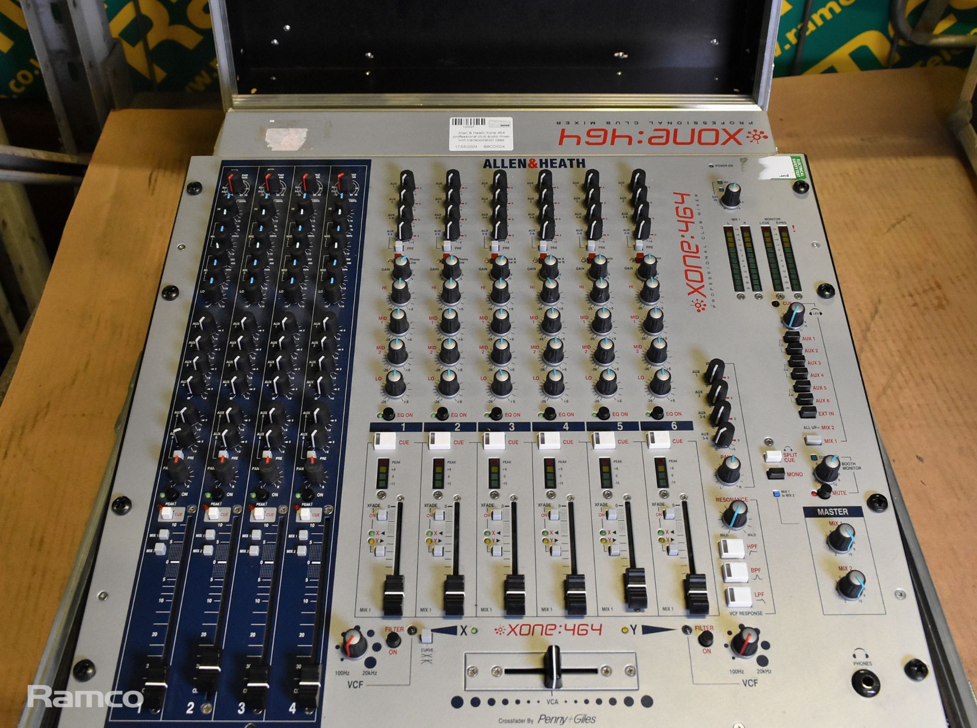 Allen & Heath Xone 464 professional club audio mixer with transportation case - Bild 3 aus 8