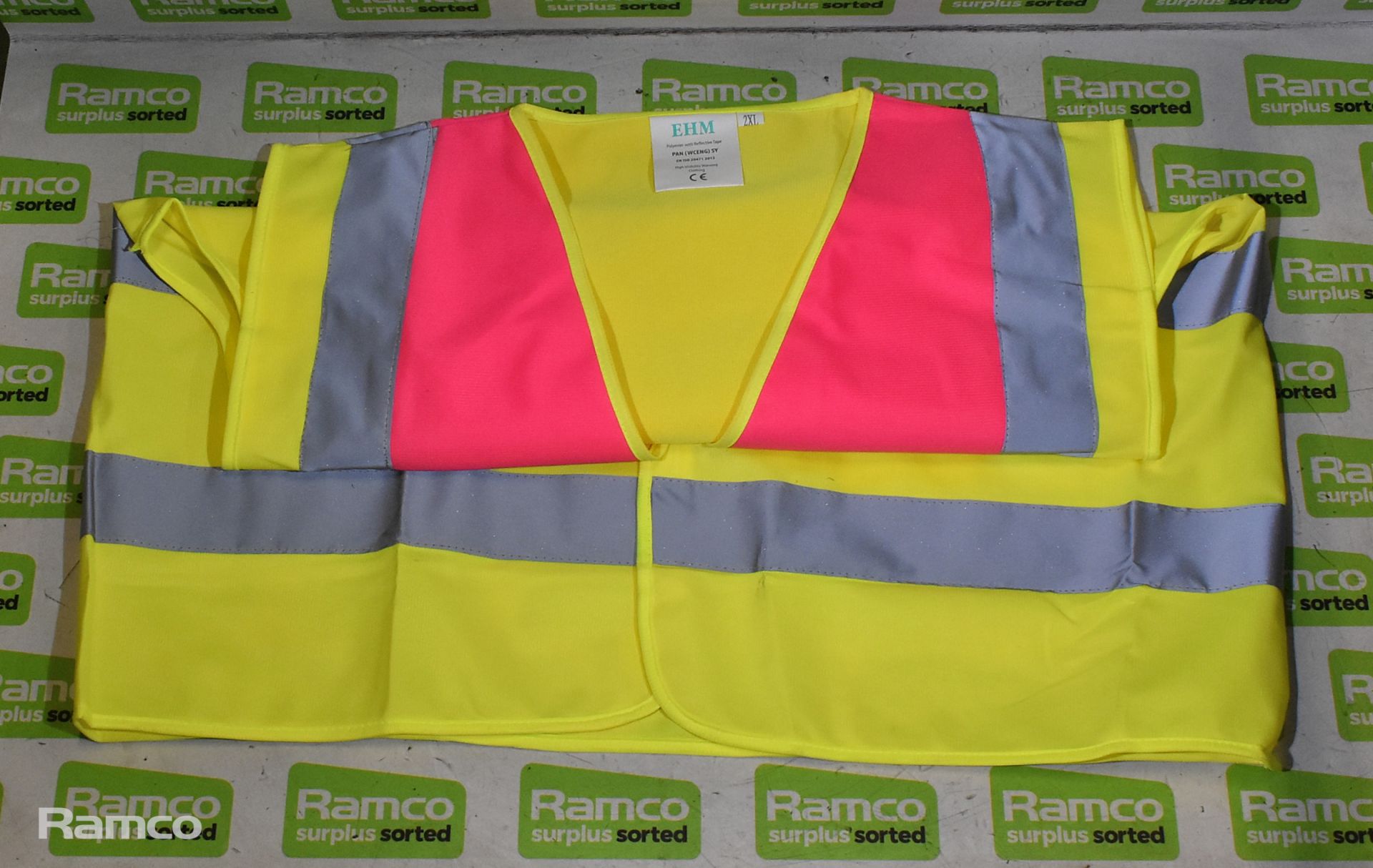 50x 2XL pink / yellow vests - Image 4 of 4