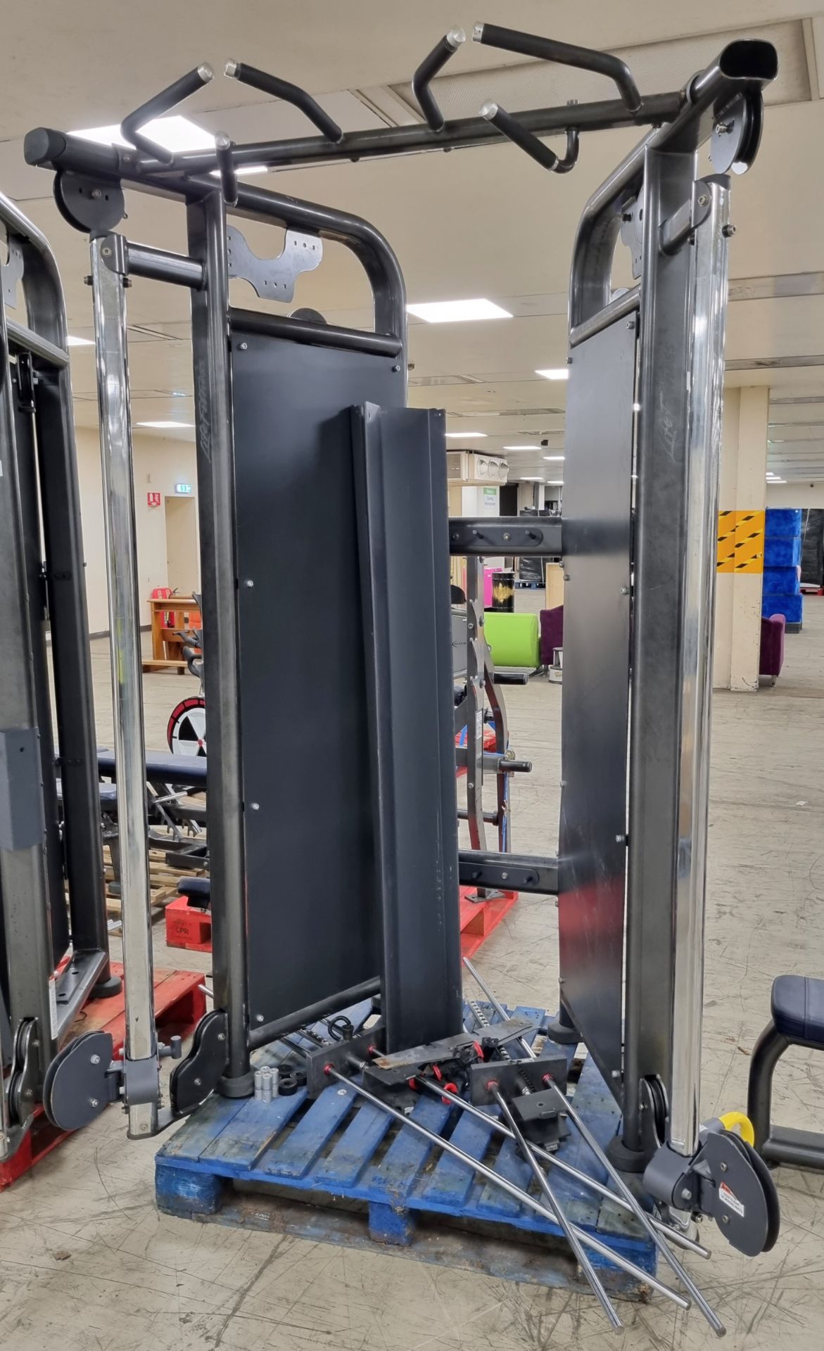 Life fitness Dual AD pulley - L 1600 x W 1100 x H 2350 - Incomplete missing cables - Image 3 of 6