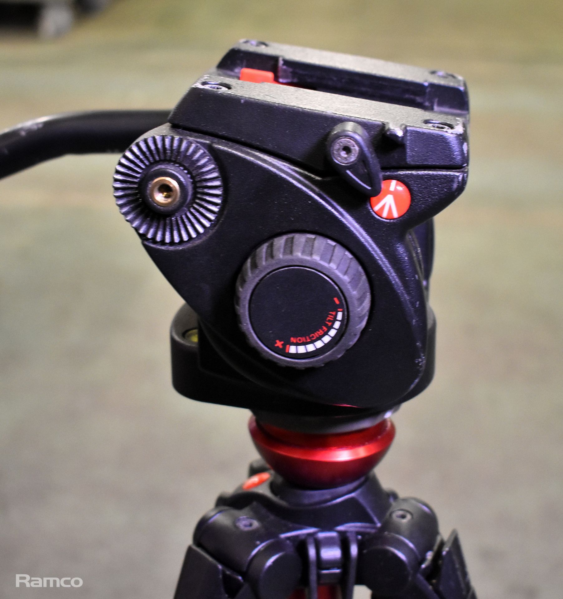 Manfrotto 501HDV head unit on a 745XB tripod with carry case - Image 6 of 8
