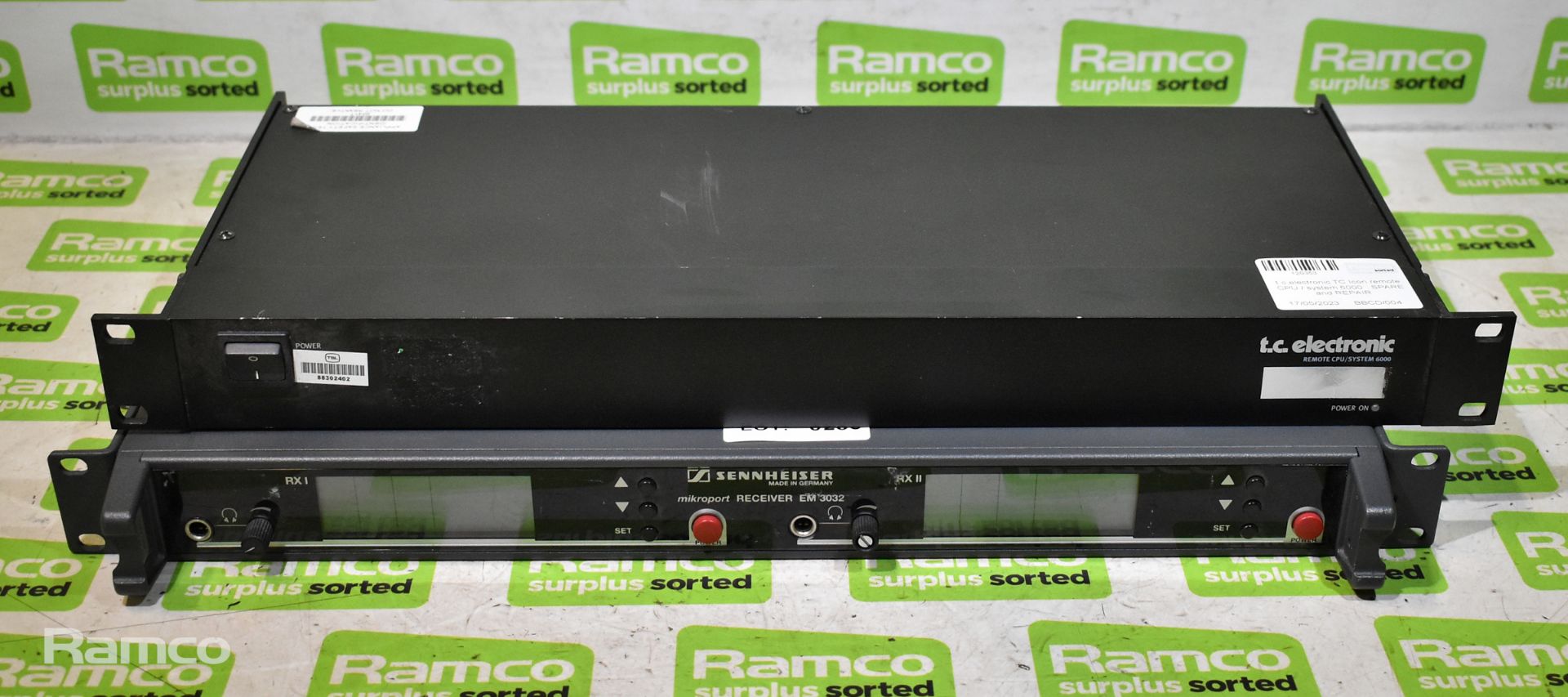 Sennheiser EM 3032-U mikroport receiver unit, T.C..Electronic TC Icon remote CPU / system 6000 - Bild 6 aus 11