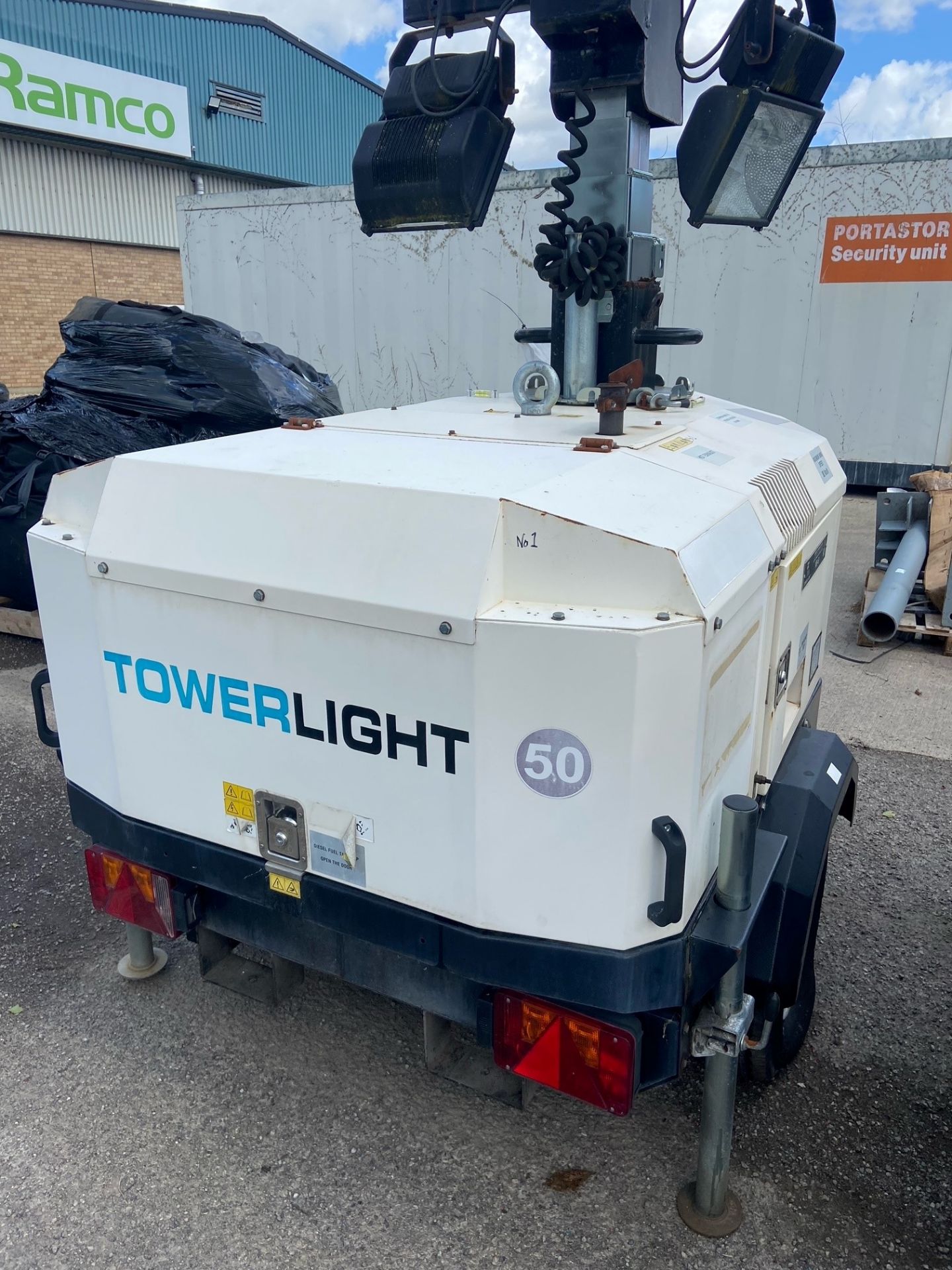 Towerlight VB-9 4x400W metal halide lighting tower - Hatz 1B20-4 diesel engine - Bild 3 aus 9