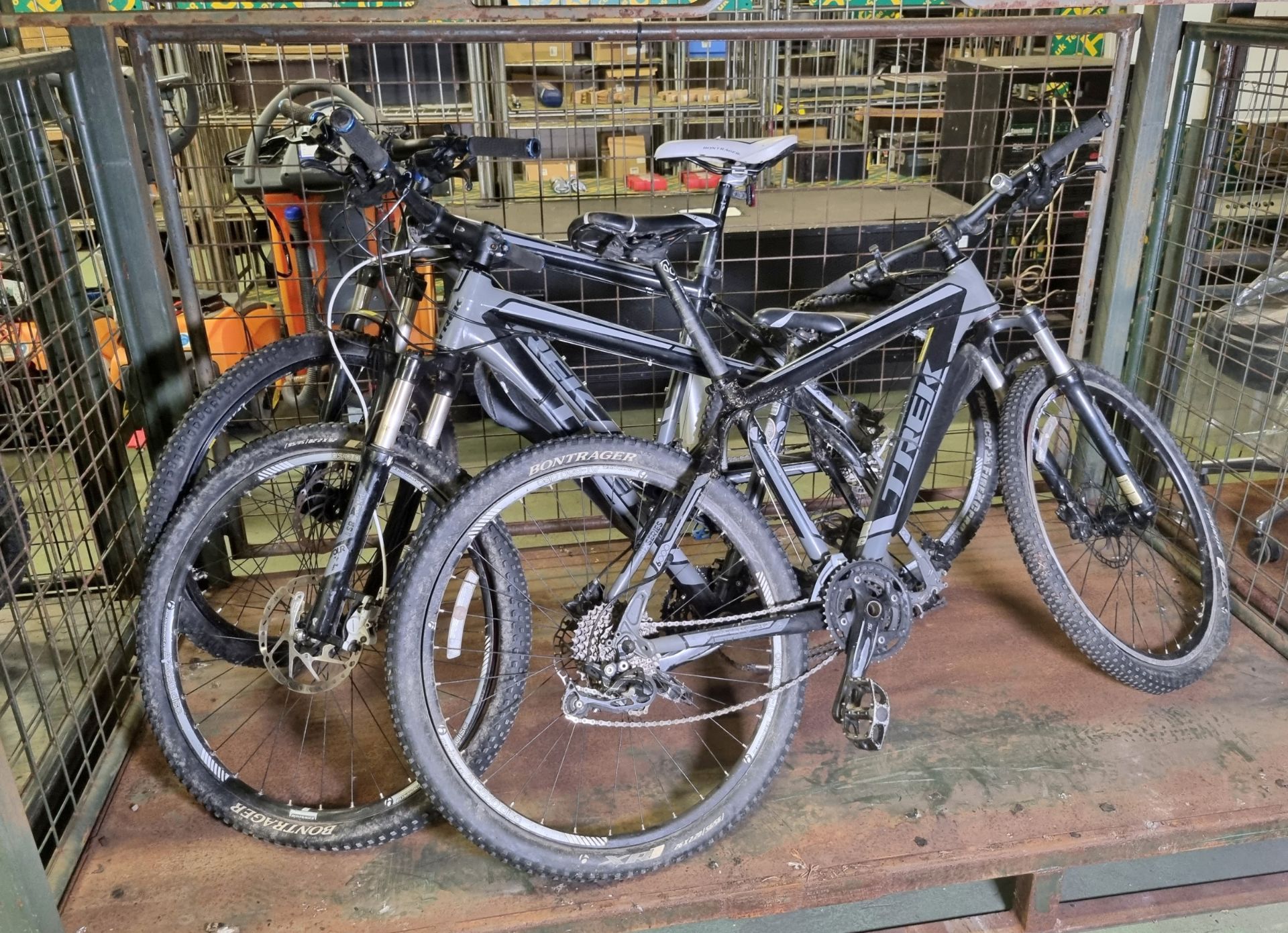 3x Trek 6 series mountain bikes - 2 x 17.5 frame set 1x 19.5 frame set - spares or repair