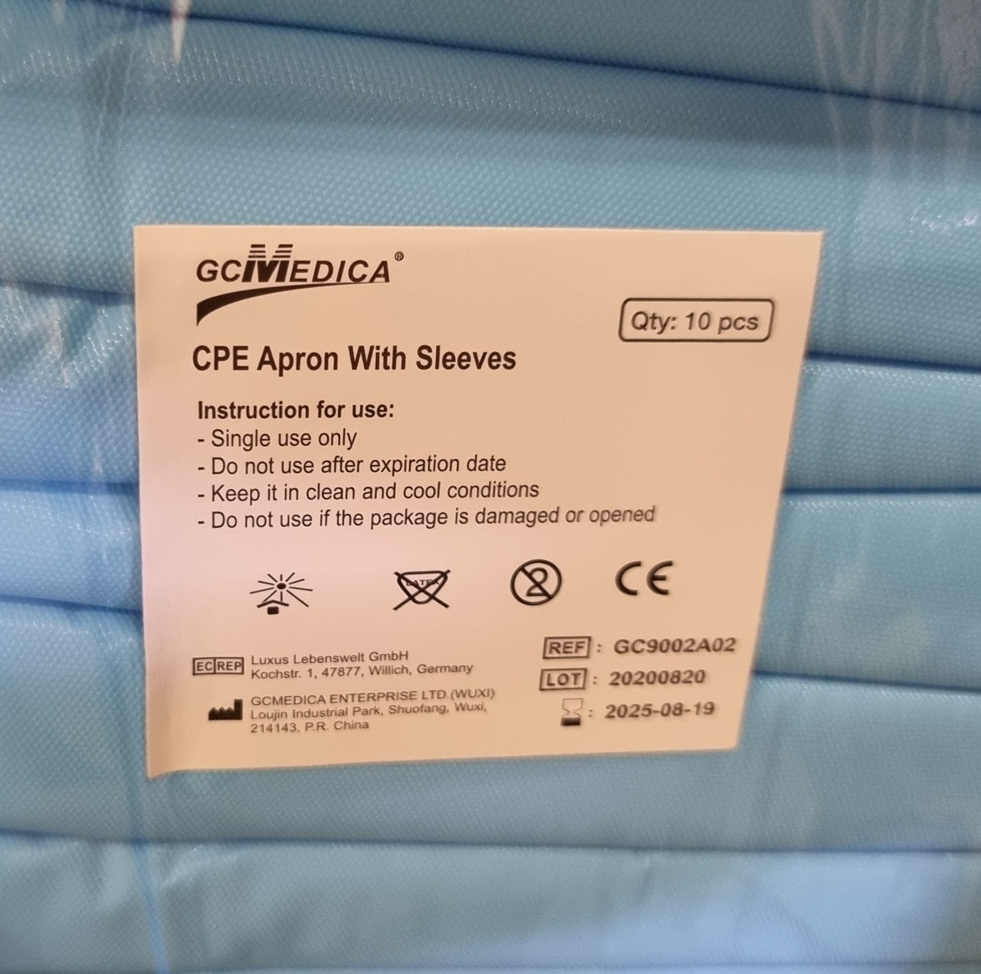 30x boxes of CPE Aprons with sleeves - 100 per box - Image 3 of 4