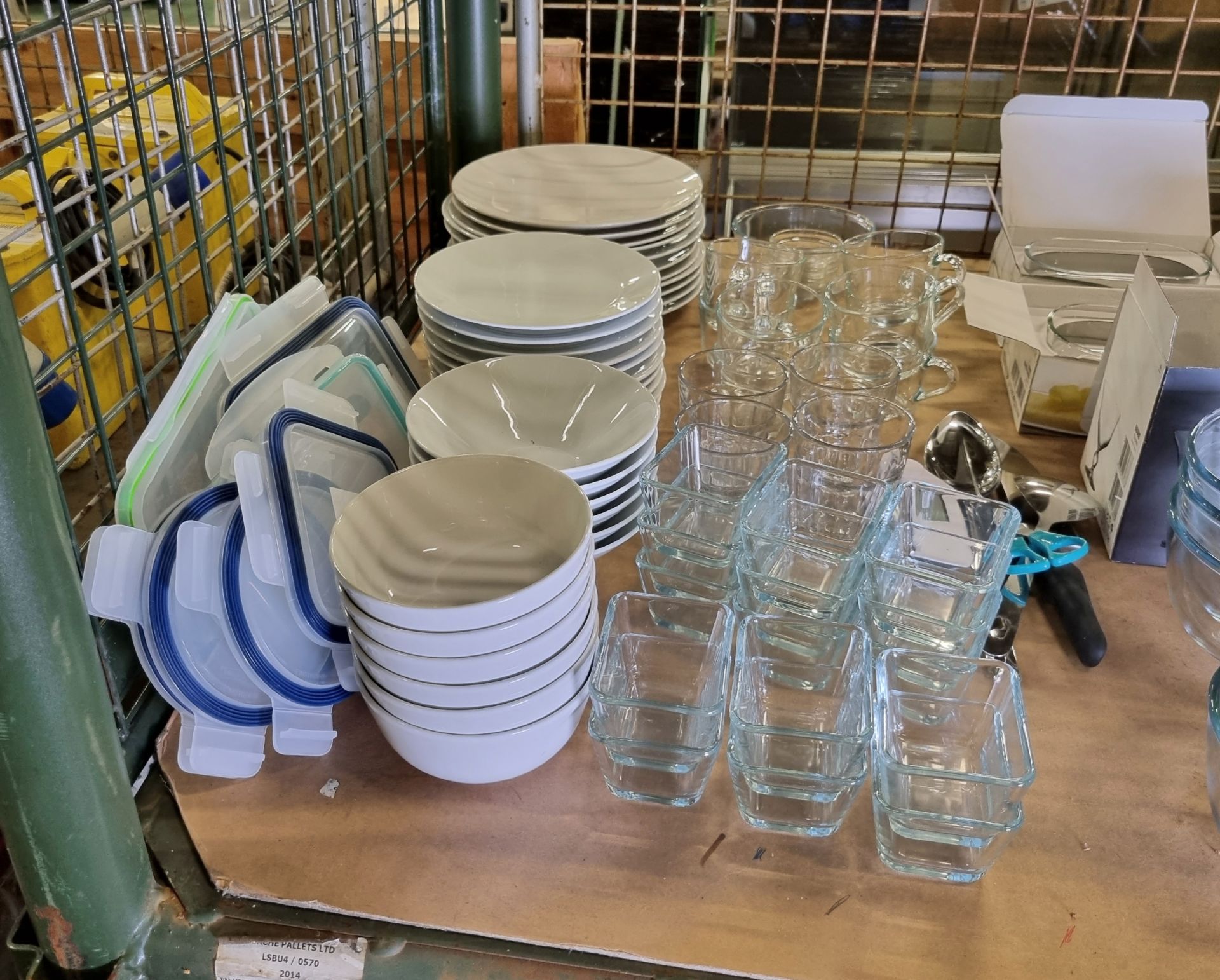 Catering equipment : plates, dishes, bowls, utensils, jars with candle lights - Bild 4 aus 4