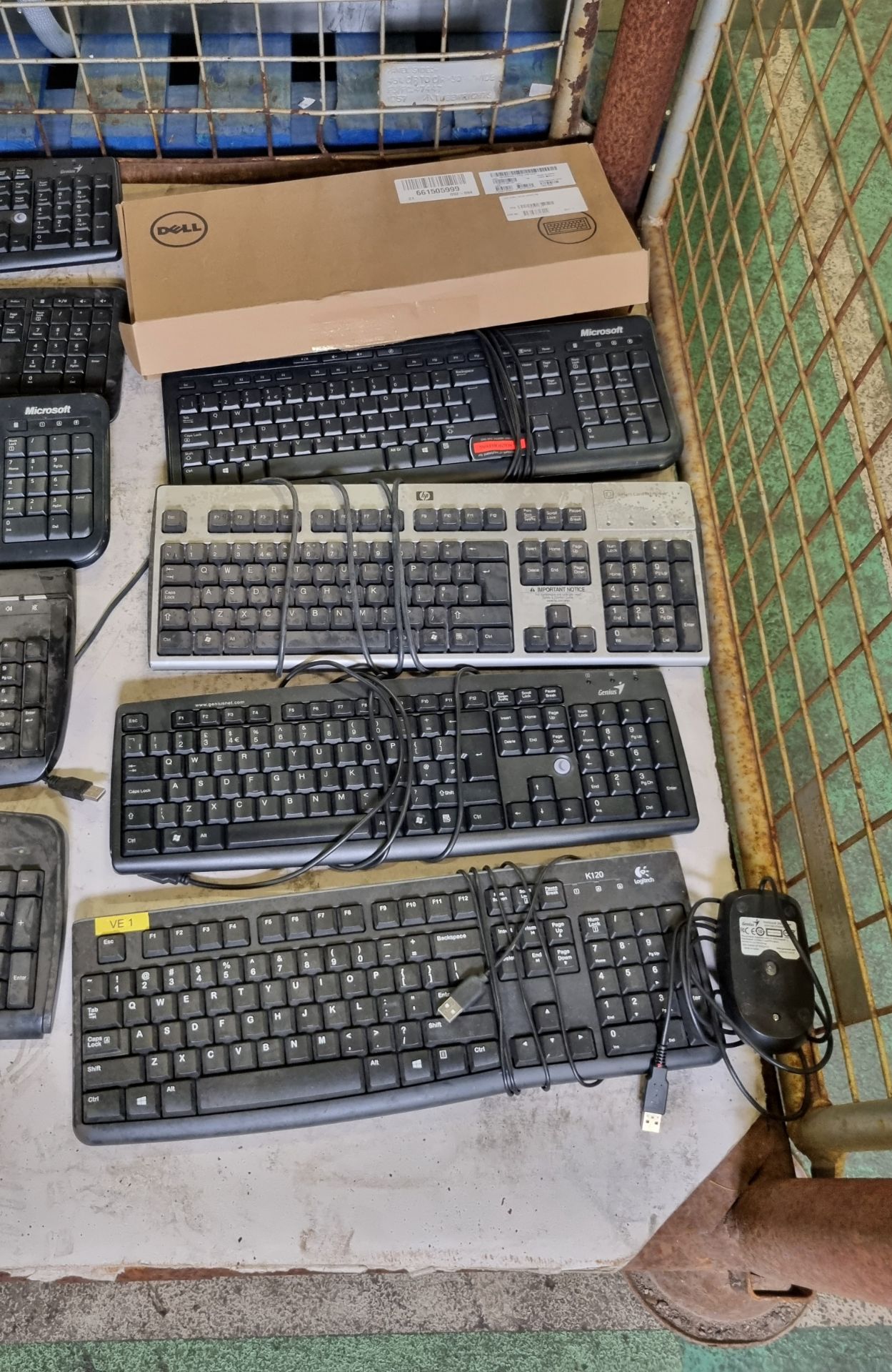 10x wired and wireless keyboards - 13x wired mice - Image 3 of 5