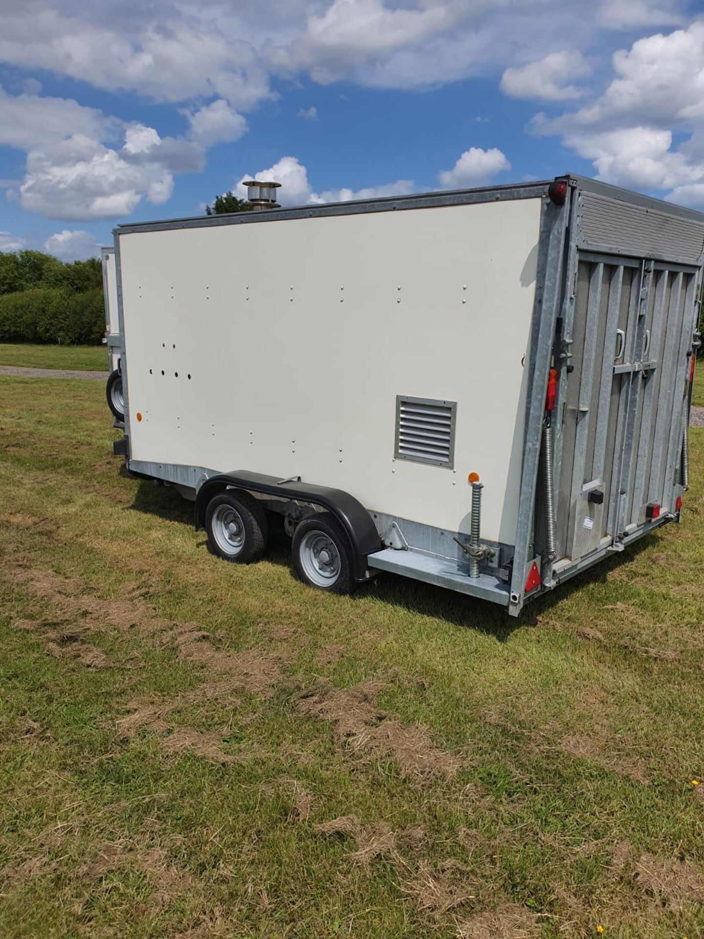 Ifor Williams twin axle box trailer with built in purpose developed gas heater - propane gas - Bild 9 aus 25