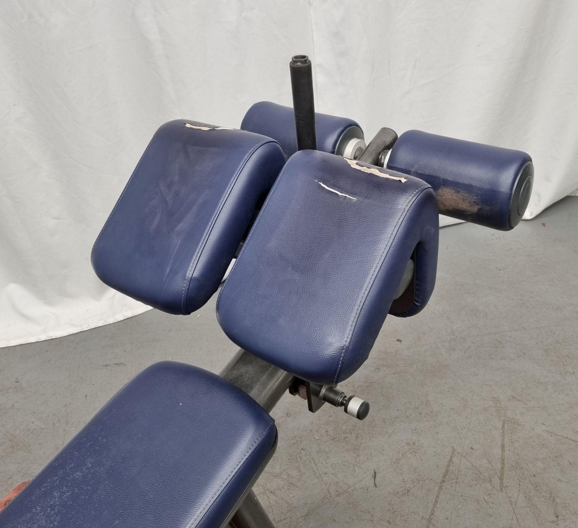 Incline weight bench - L 1750 x W 130 x H 1260mm - Image 4 of 5