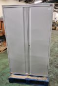 Flexiform pale grey metal storage cabinet - with keys - W 1000 x D 475 x H 1680 mm