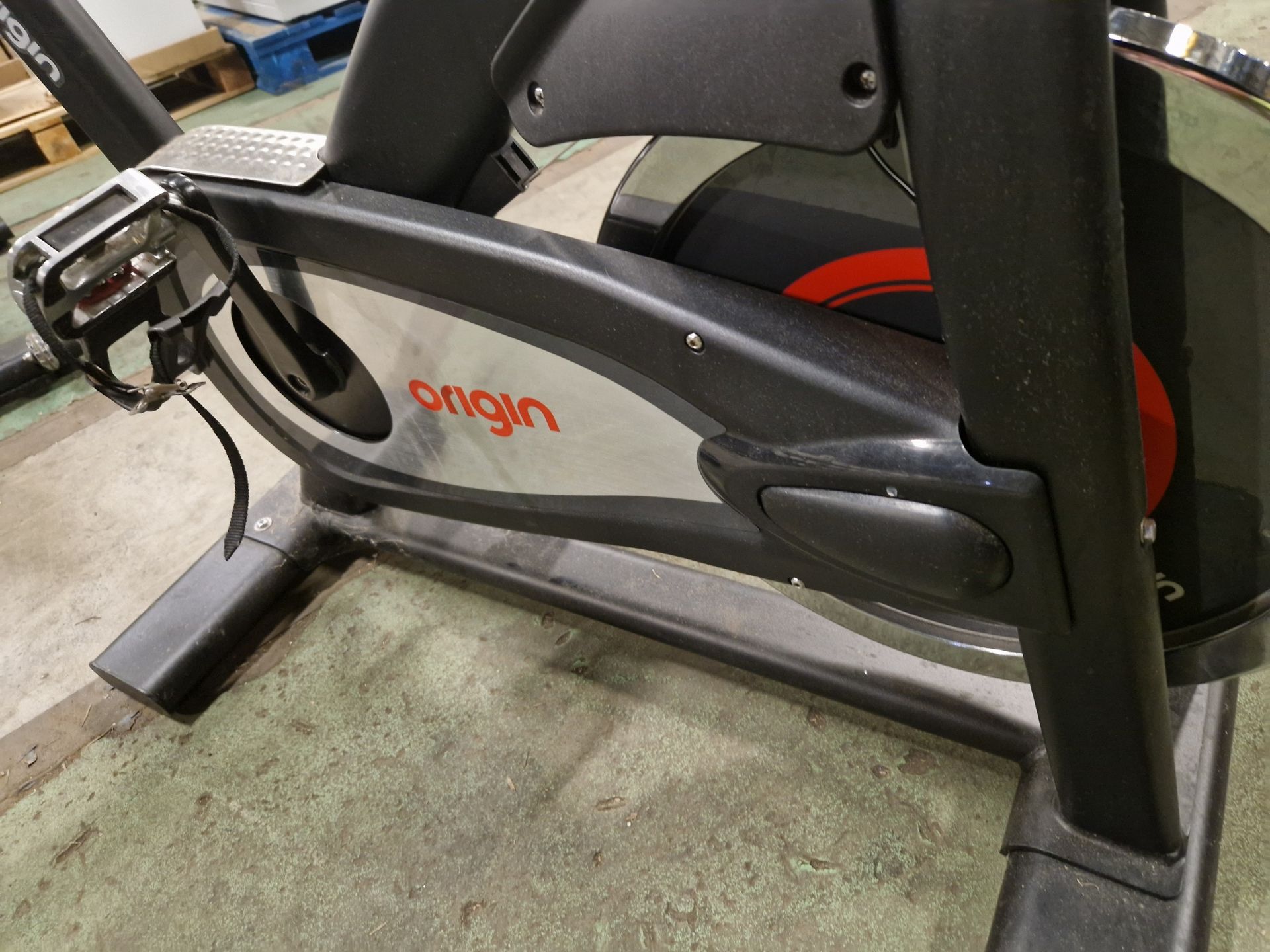 Origin OC3 spin bike - max user weight 158kg - L 1104 x W 622 x D 1340mm - Image 6 of 6