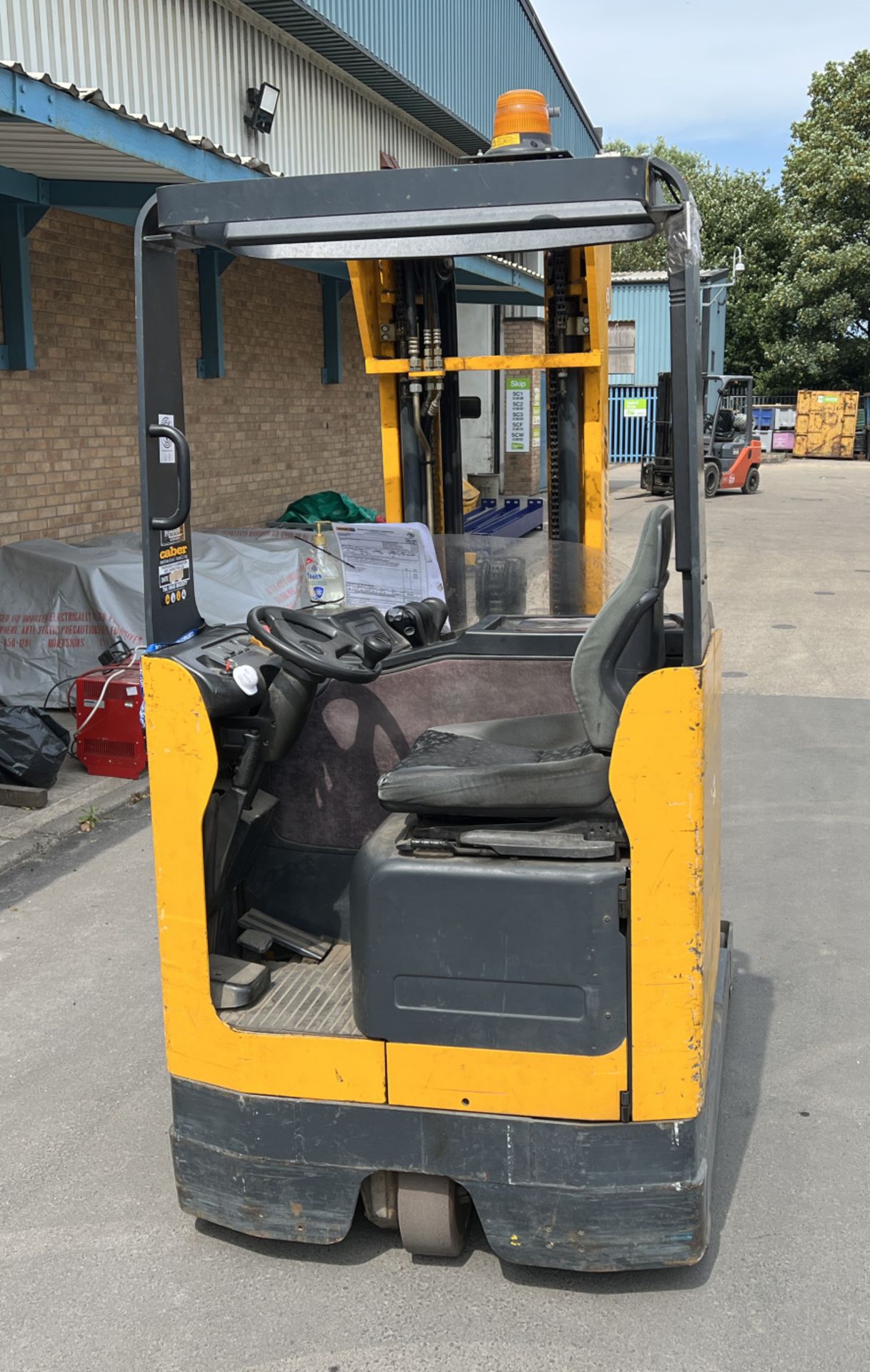 Jungheinrich ETM112 electric reach truck - 8917 hours - SWL 1200kg - with charger - Image 3 of 19