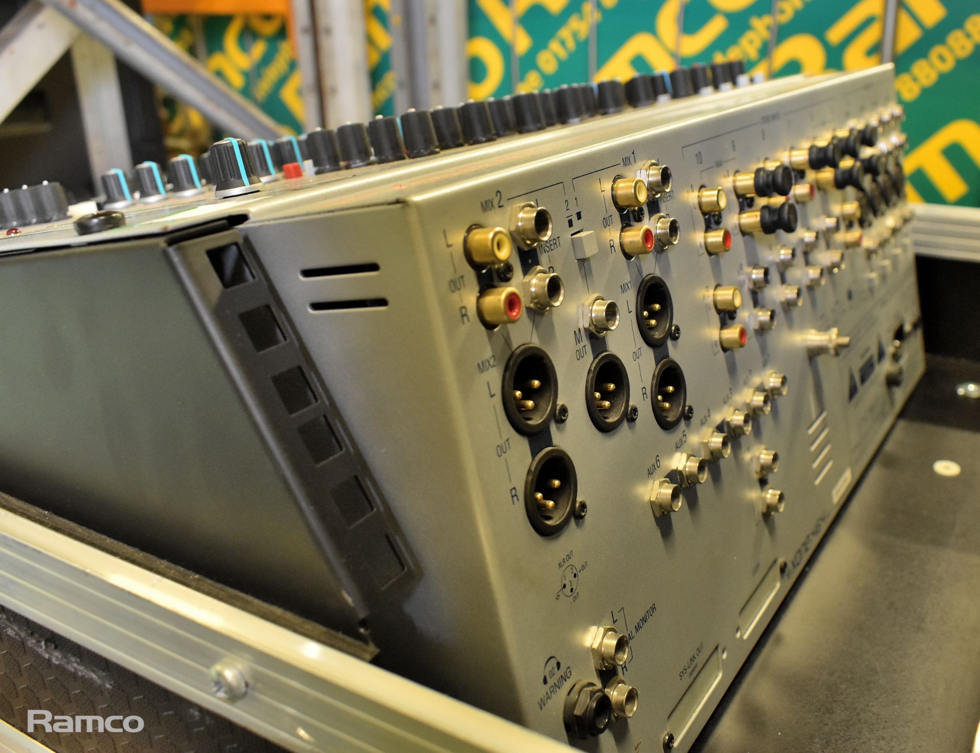 Allen & Heath Xone 464 professional club audio mixer with transportation case - Bild 7 aus 8