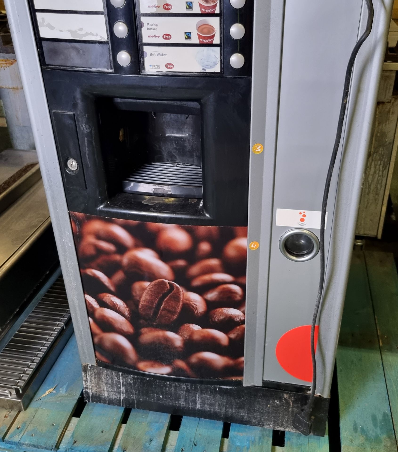 Miofino 960406 Selecta drinks vending machine - coin operated - 240V 50Hz - L 650 x W 730 x H 1830mm - Bild 3 aus 4