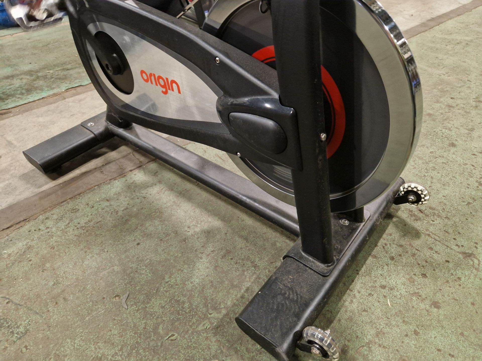 Origin OC3 spin bike - max user weight 158kg - L 1104 x W 622 x D 1340mm - Image 6 of 6