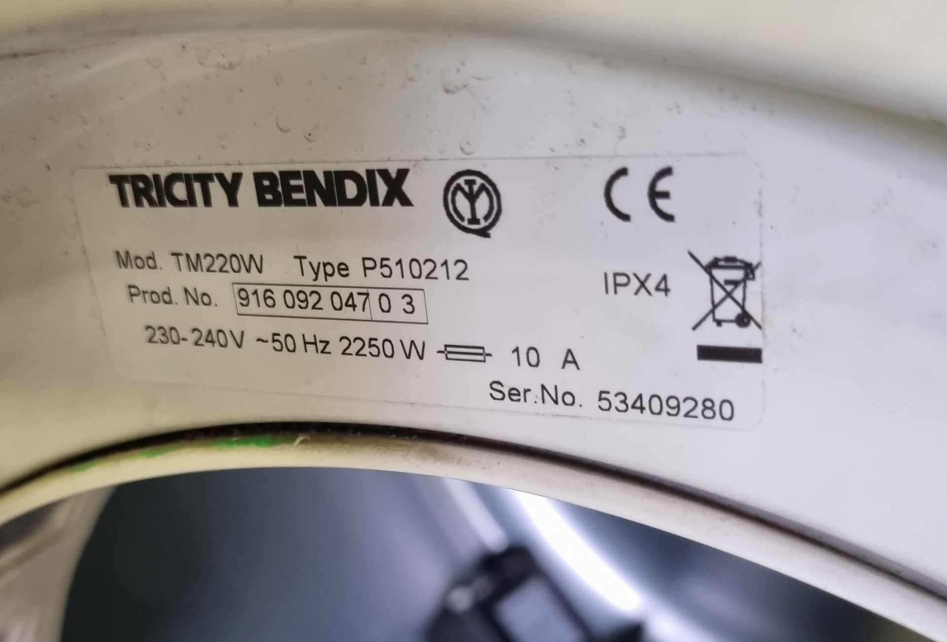 Tricity Bendix tumble dryer - L 600 x W 600 x H 850mm - SOME COSMETIC DAMAGE AND CRACKS ON TOP - Image 4 of 4